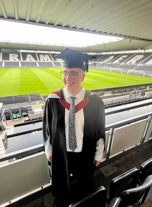 Lewis Woolliscroft-EFL Writer