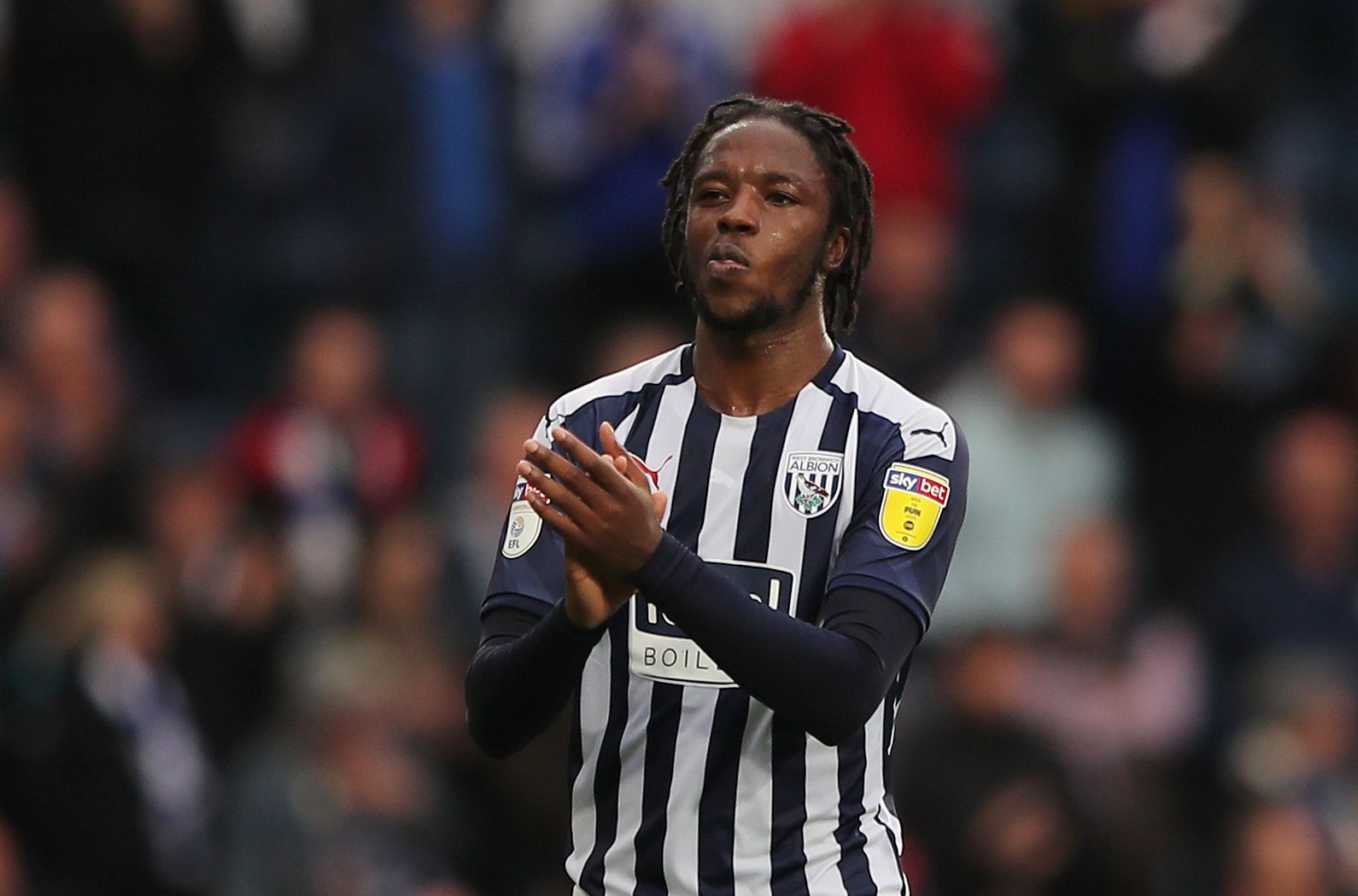 Soccer Football - Championship - West Bromwich Albion v Cardiff City - The Hawthorns, West Bromwich, Britain - October 5, 2019   West Bromwich Albion's Romaine Sawyers applauds fans after the match    Action Images/Molly Darlington    EDITORIAL USE ONLY. No use with unauthorized audio, video, data, fixture lists, club/league logos or 