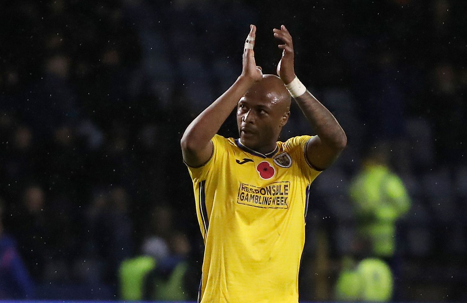 Soccer Football - Championship - Sheffield Wednesday v Swansea City - Hillsborough, Sheffield, Britain - November 9, 2019   Swansea City's Andre Ayew applauds fans after the match   Action Images/Molly Darlington    EDITORIAL USE ONLY. No use with unauthorized audio, video, data, fixture lists, club/league logos or 