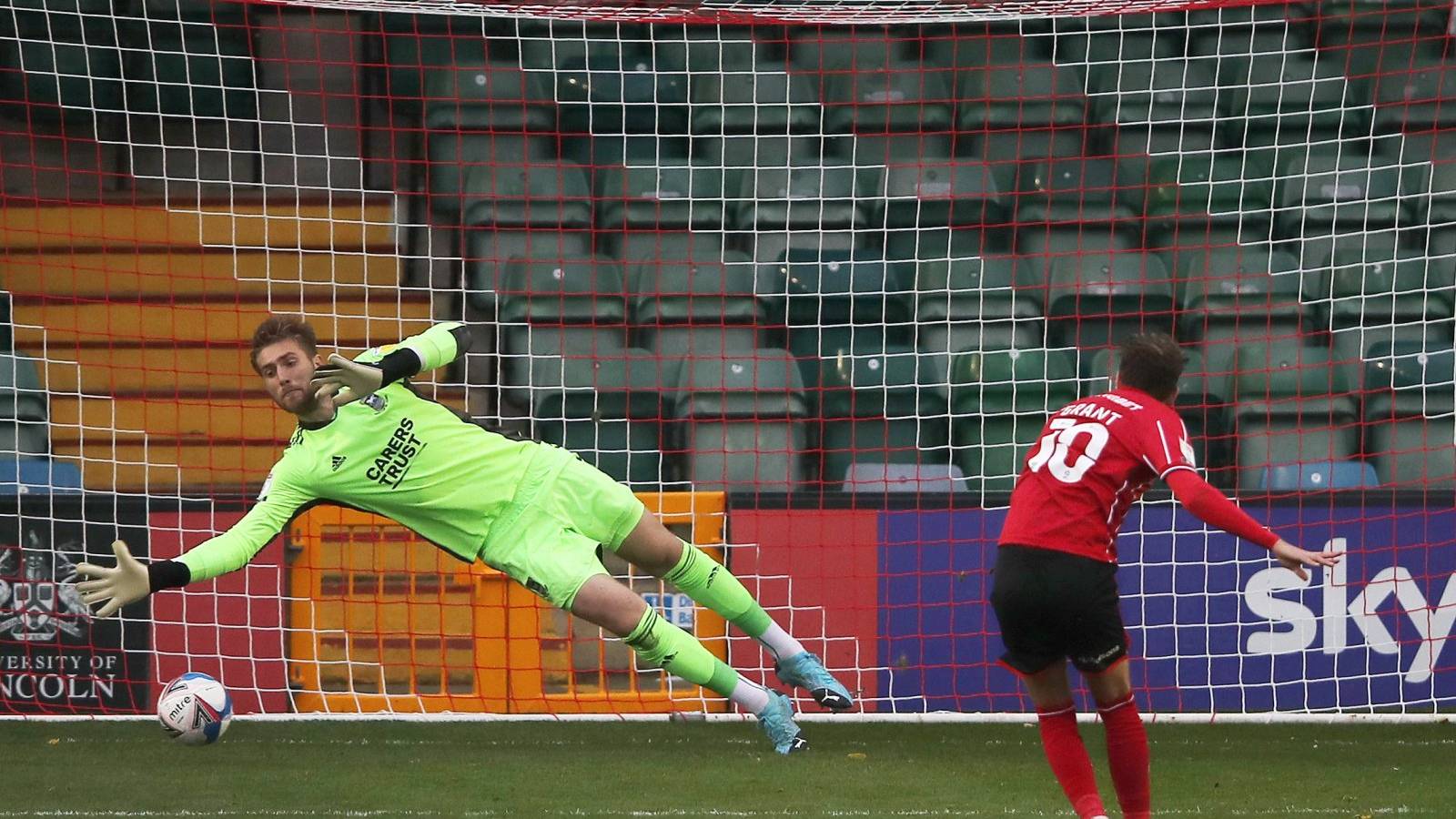 Michael Appleton offers concerning injury update on Lincoln City star