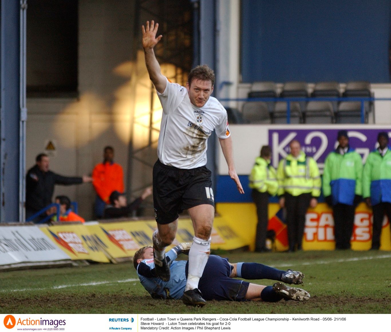 Football - Luton Town v Queens Park Rangers - Coca-Cola Football League Championship - Kenilworth Road - 05/06- 21/1/06 
Steve Howard  - Luton Town celebrates his goal for 2-0 
Mandatory Credit: Action Images / Phil Shephard Lewis