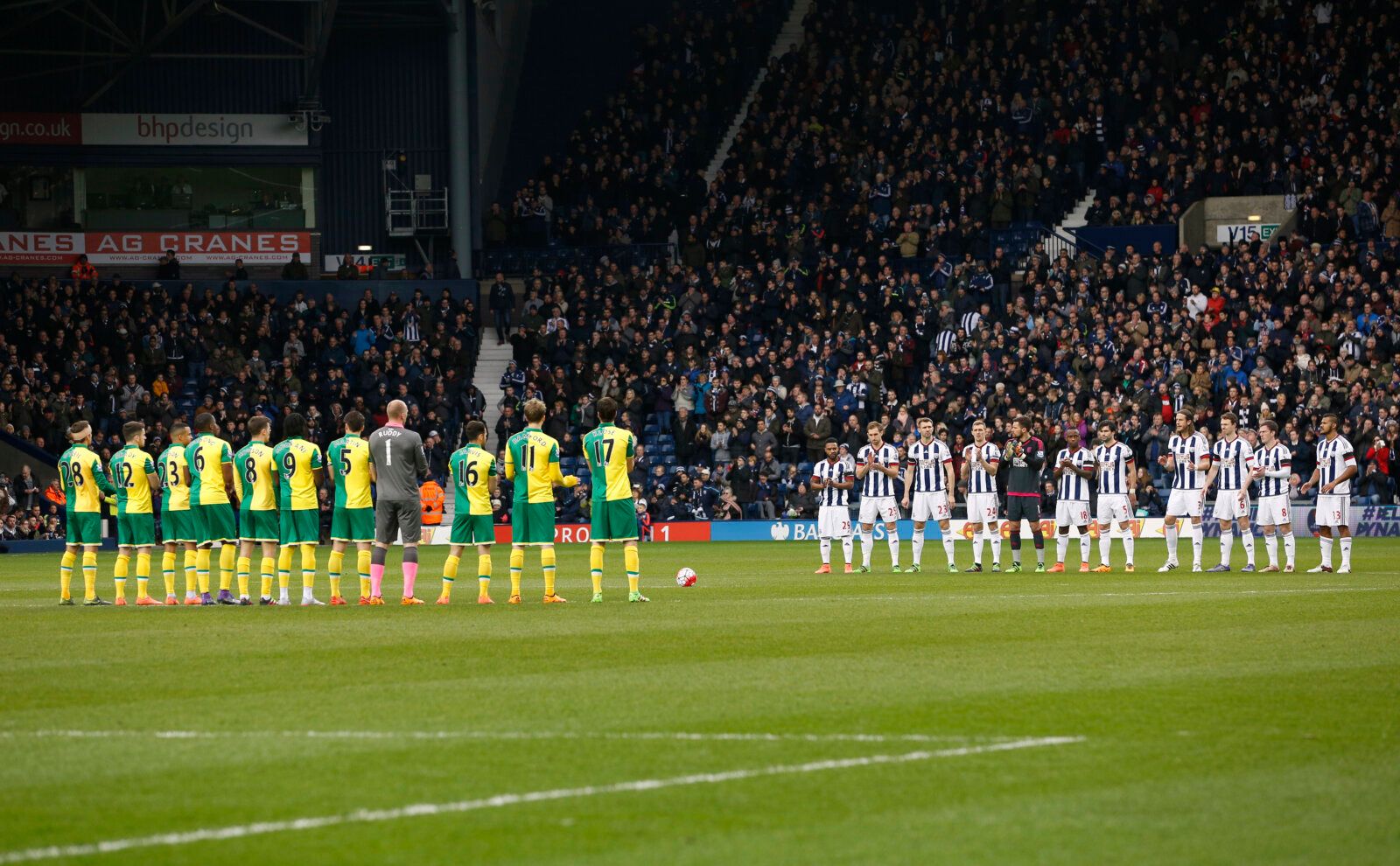 Football Soccer - West Bromwich Albion v Norwich City - Barclays Premier League - The Hawthorns - 19/3/16 
General view during a minutes silence in memory of former West Brom player Dave Walsh before the match 
Mandatory Credit: Action Images / Craig Brough 
Livepic 
EDITORIAL USE ONLY. No use with unauthorized audio, video, data, fixture lists, club/league logos or 