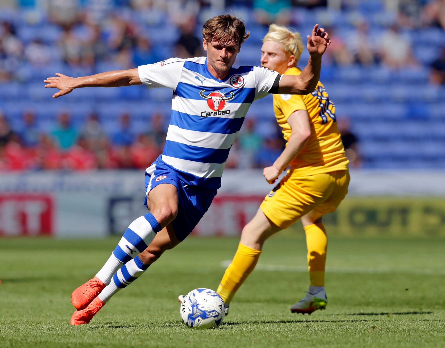 Football Soccer Britain - Reading v Preston North End - Sky Bet Championship - The Madejski Stadium - 6/8/16 
John Swift of Reading  
Mandatory Credit: Action Images / Henry Browne 
Livepic 
EDITORIAL USE ONLY.