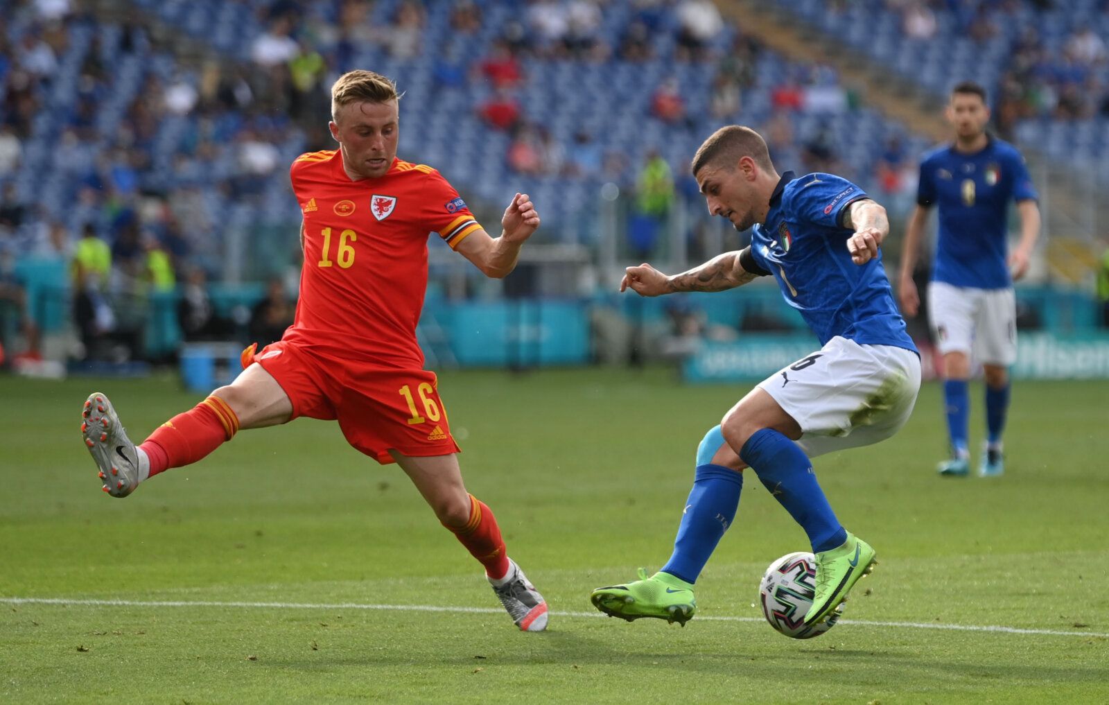 Soccer Football - Euro 2020 - Group A - Italy v Wales - Stadio Olimpico, Rome, Italy - June 20, 2021  Italy's Marco Verratti in action with Wales' Joe Morrell Pool via REUTERS/Mike Hewitt
