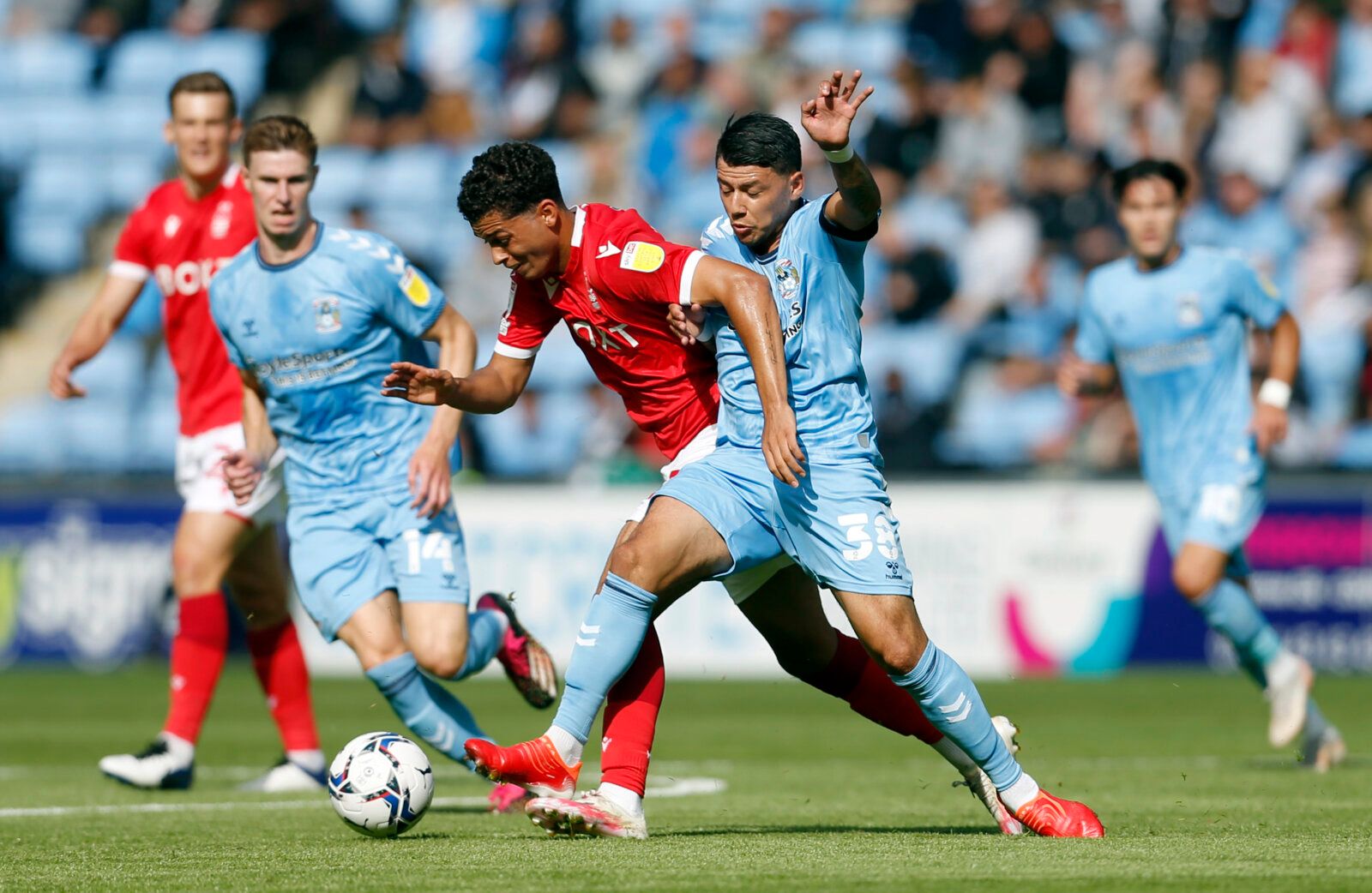 Soccer Football - Championship - Coventry City v Nottingham Forest - Coventry Building Society Arena, Coventry, Britain - August 8, 2021 Nottingham Forest's Brennan Johnson in action with Coventry City's Gustavo Hamer Action Images/Ed Sykes
