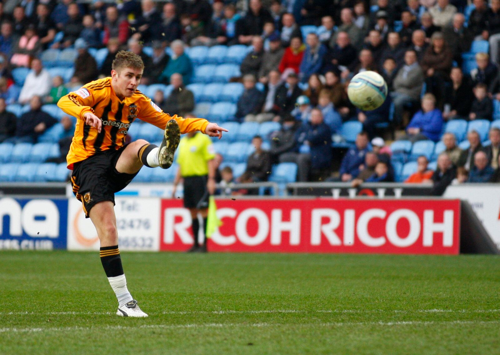 Football - Coventry City v Hull City - npower Football League Championship - Ricoh Arena - 10/11 - 12/3/11 
Tom Cairney - Hull City 
Mandatory Credit: Action Images / Paul Harding