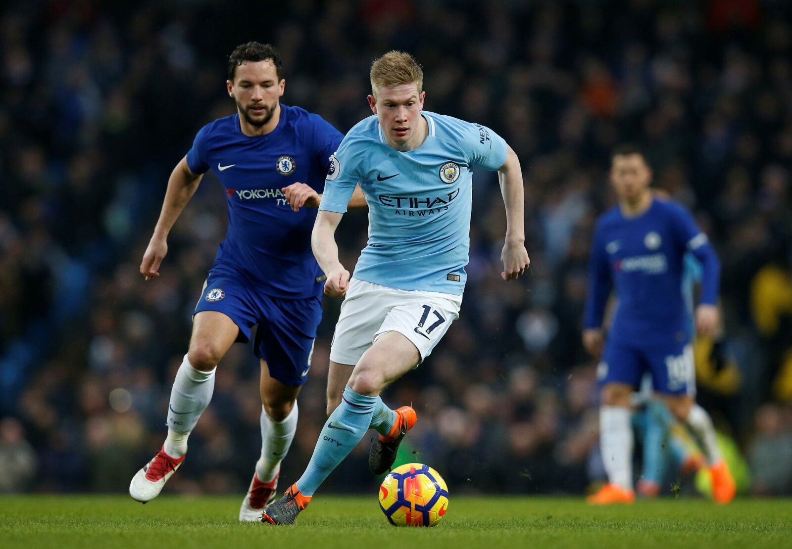 Soccer Football - Premier League - Manchester City vs Chelsea - Etihad Stadium, Manchester, Britain - March 4, 2018   Manchester City's Kevin De Bruyne in action with Chelsea’s Danny Drinkwater    REUTERS/Andrew Yates    EDITORIAL USE ONLY. No use with unauthorized audio, video, data, fixture lists, club/league logos or 