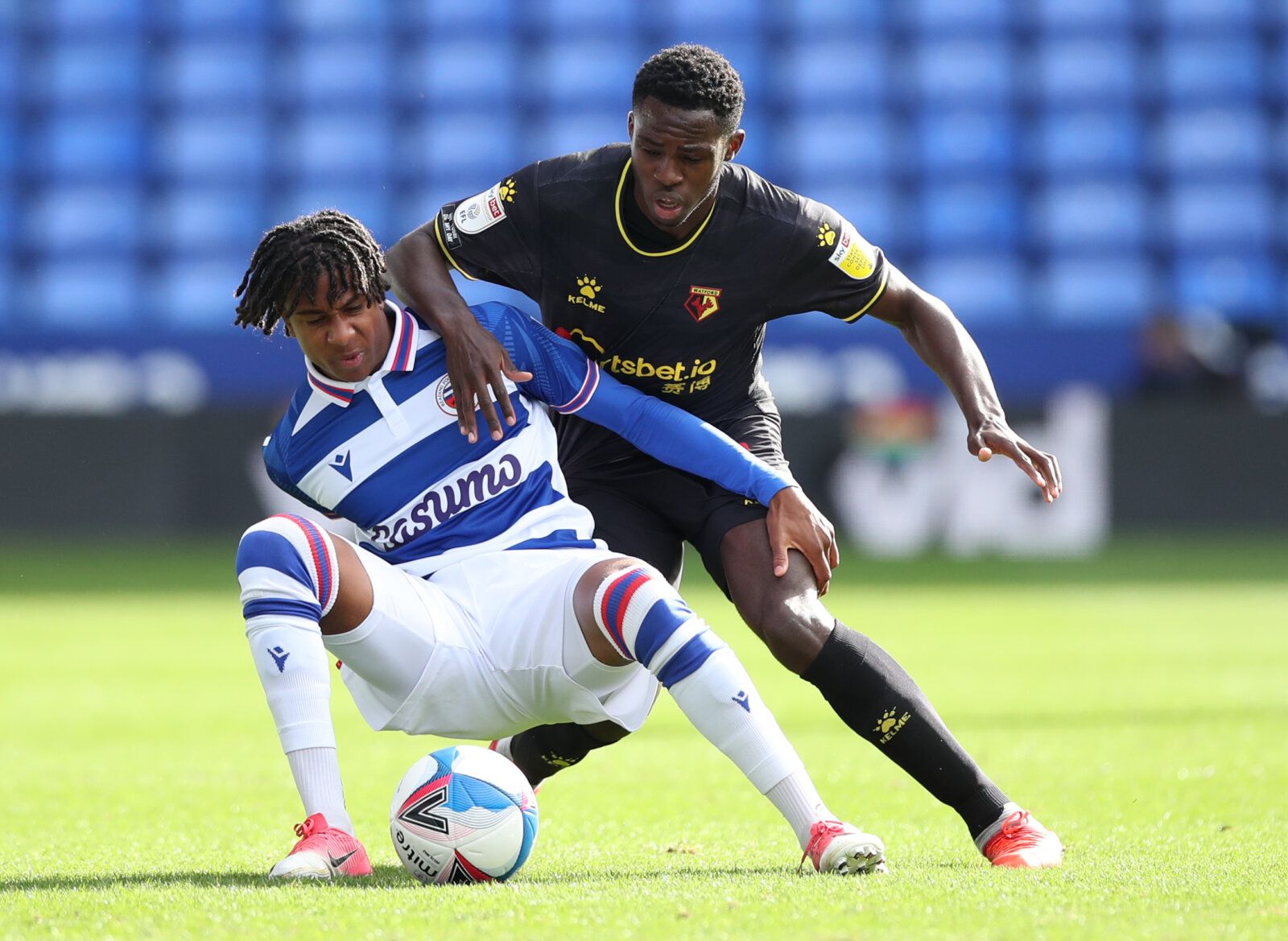 Soccer Football - Championship - Reading v Watford - Madejski Stadium, Reading, Britain - October 3, 2020 Reading's Michael Olise in action with Watford's Jeremy Ngakia Action Images/Peter Cziborra EDITORIAL USE ONLY. No use with unauthorized audio, video, data, fixture lists, club/league logos or 'live' services. Online in-match use limited to 75 images, no video emulation. No use in betting, games or single club /league/player publications.  Please contact your account representative for furth