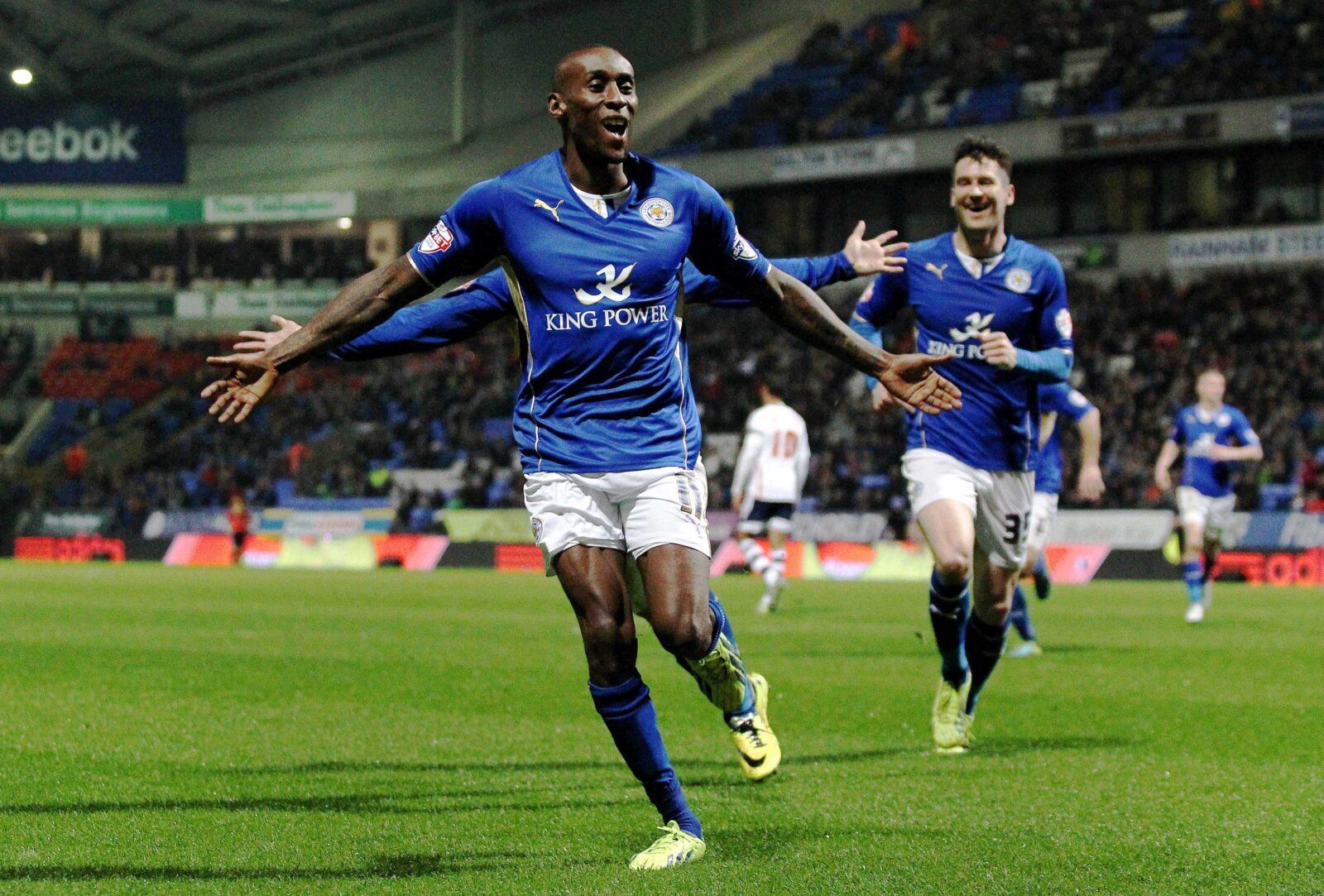 Football - Bolton Wanderers v Leicester City - Sky Bet Football League Championship - The Reebok Stadium - 22/4/14 
Lloyd Dyer celebrates after scoring the first goal for Leicester City 
Mandatory Credit: Action Images / Ed Sykes 
Livepic 
EDITORIAL USE ONLY. No use with unauthorized audio, video, data, fixture lists, club/league logos or 