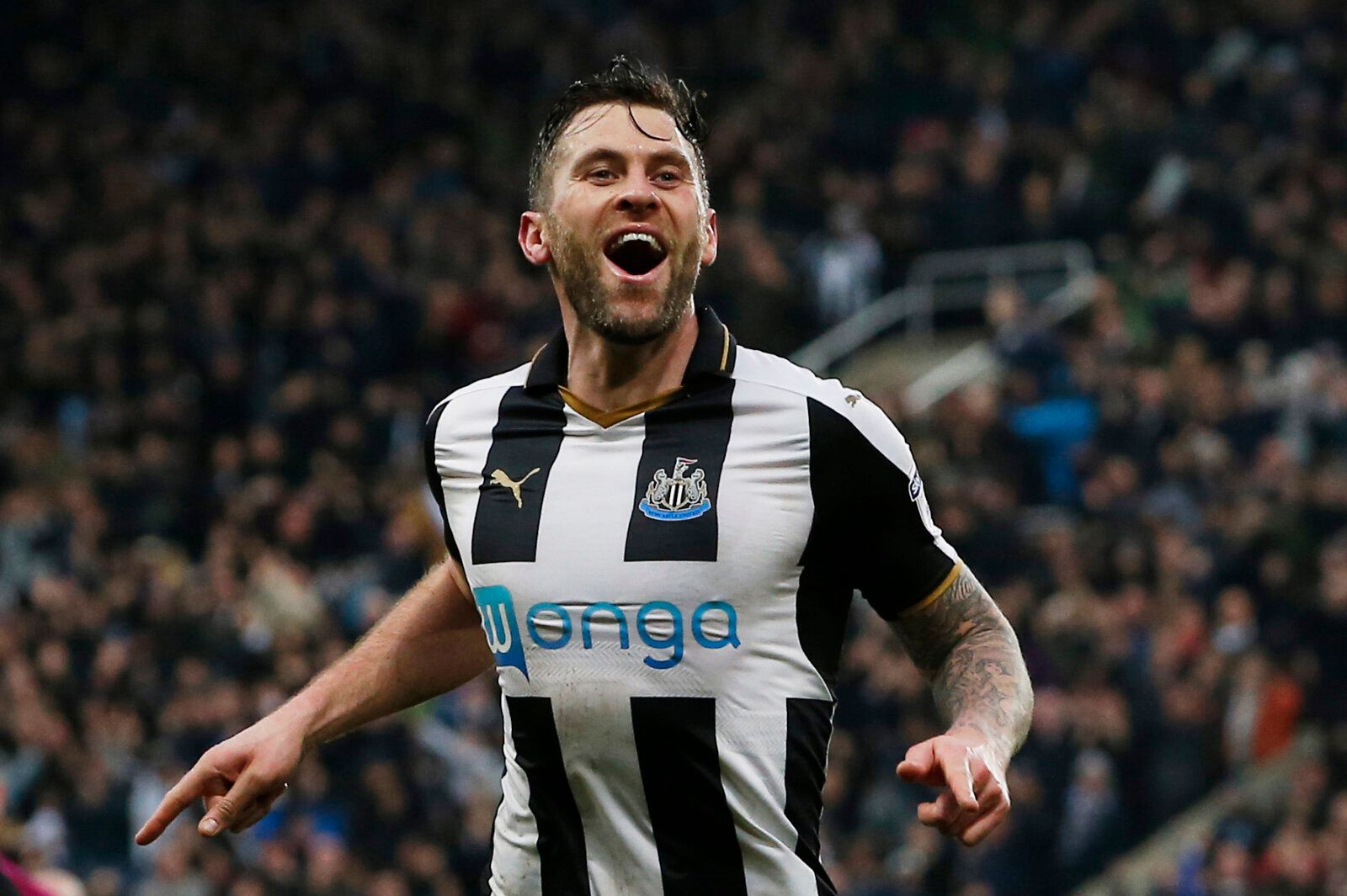 Britain Soccer Football - Newcastle United v Rotherham United - Sky Bet Championship - St James' Park - 21/1/17 Newcastle United's Daryl Murphy celebrates scoring their first goal  Mandatory Credit: Action Images / Craig Brough Livepic EDITORIAL USE ONLY. No use with unauthorized audio, video, data, fixture lists, club/league logos or 