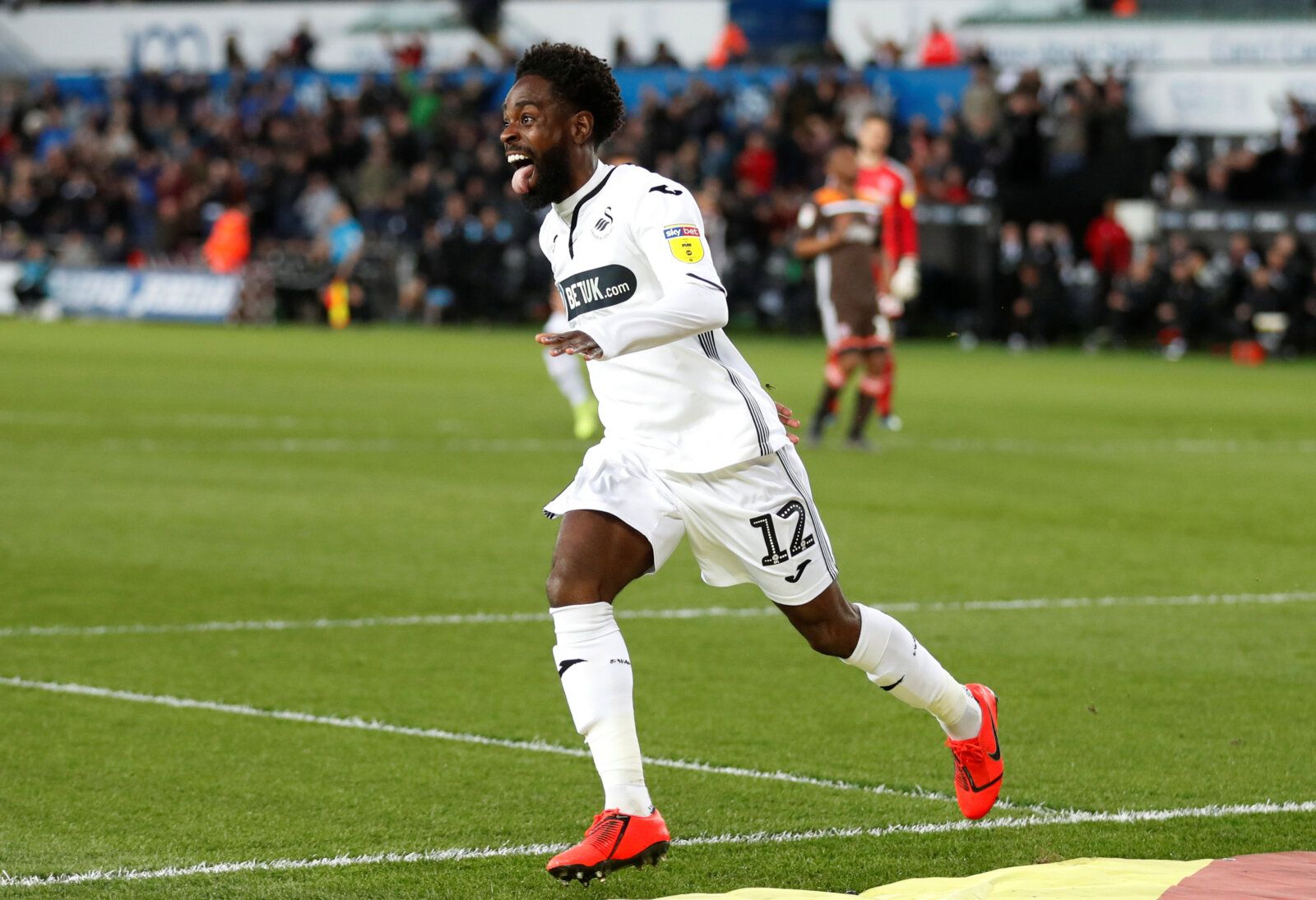 Soccer Football - Championship - Swansea City v Brentford - Liberty Stadium, Swansea, Britain - April 2, 2019   Nathan Dyer of Swansea City celebrates scoring their first goal   Action Images/Matthew Childs    EDITORIAL USE ONLY. No use with unauthorized audio, video, data, fixture lists, club/league logos or 