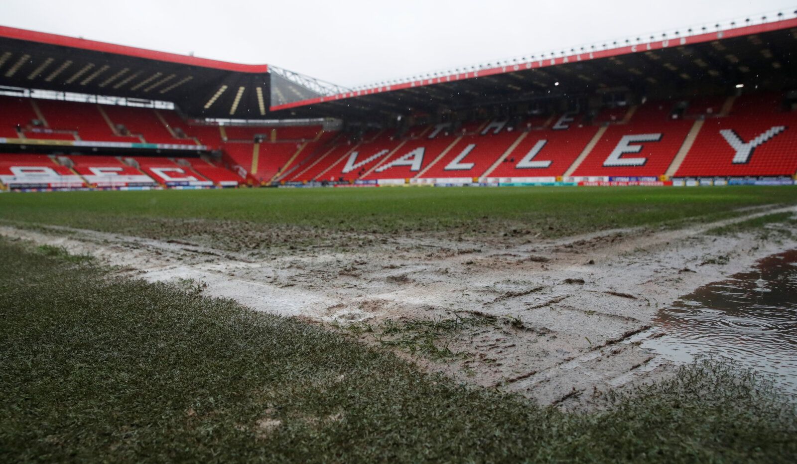 Soccer Football - League One - Charlton Athletic v Portsmouth - The Valley, London, Britain - January 30, 2021  General view of the pitch at The Valley as the game is called off because of a waterlogged pitch  Action Images/Andrew Couldridge  EDITORIAL USE ONLY. No use with unauthorized audio, video, data, fixture lists, club/league logos or "live" services. Online in-match use limited to 75 images, no video emulation. No use in betting, games or single club/league/player publications.  Please c