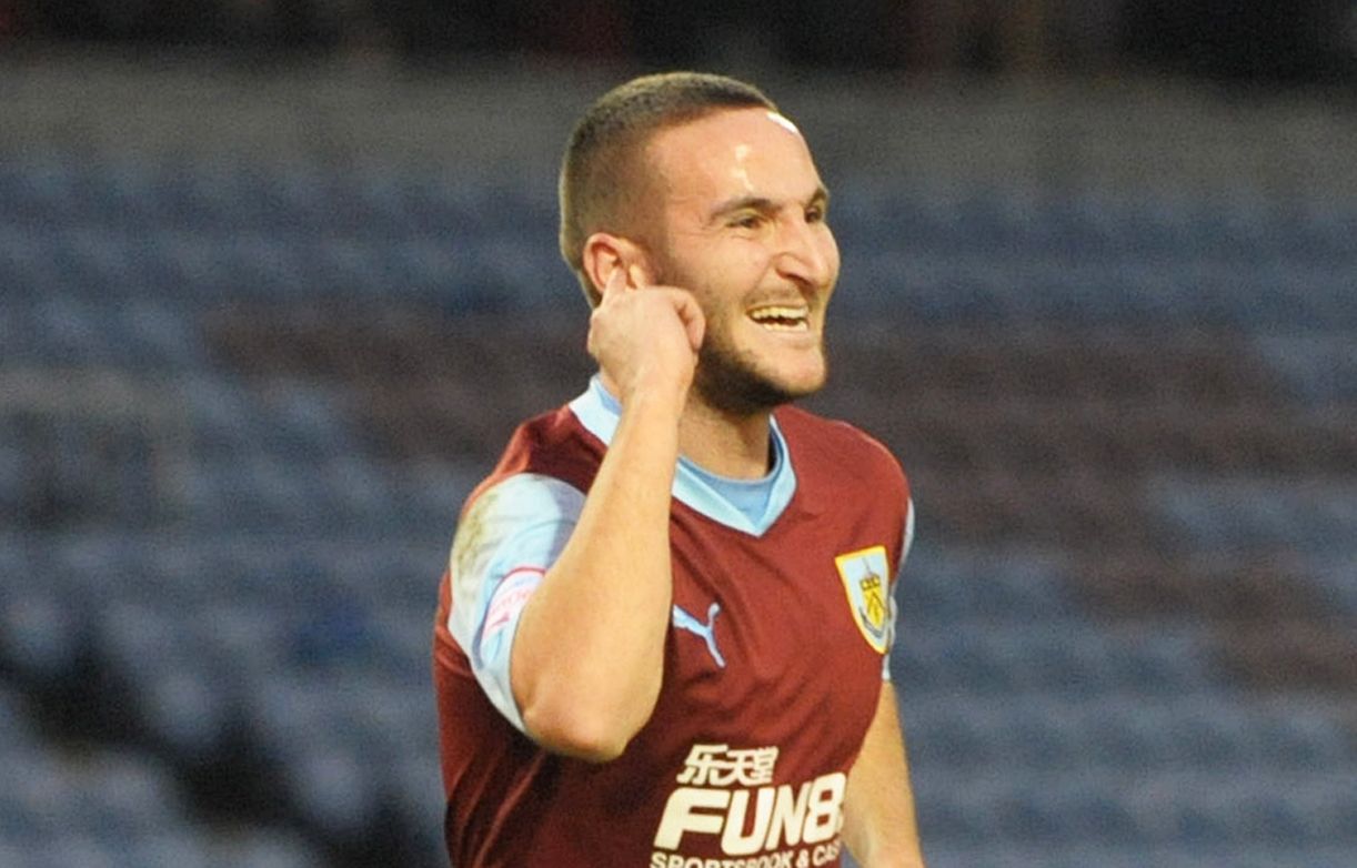 Football - Burnley v Burton Albion FA Cup Fourth Round  - Turf Moor -  10/11 - 29/1/11 
Martin Paterson - Burnley celebrates scoring their third goal 
Mandatory Credit: Action Images / Paul Currie 
Livepic