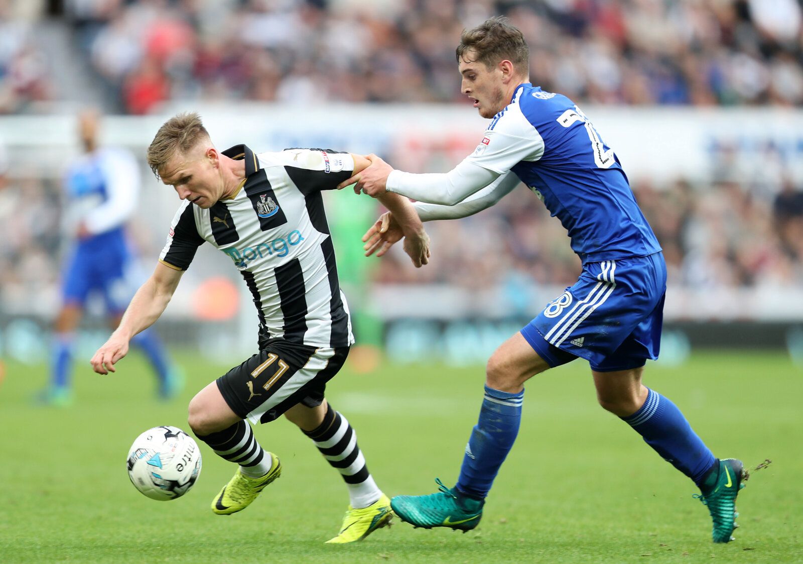Britain Soccer Football - Newcastle United v Ipswich Town - Sky Bet Championship - St James' Park - 22/10/16
Matt Ritchie of Newcastle United in action with Conor Grant of Ipswich Town
Mandatory Credit: Action Images / John Clifton
Livepic
EDITORIAL USE ONLY. No use with unauthorized audio, video, data, fixture lists, club/league logos or "live" services. Online in-match use limited to 45 images, no video emulation. No use in betting, games or single club/league/player publications.  Please cont