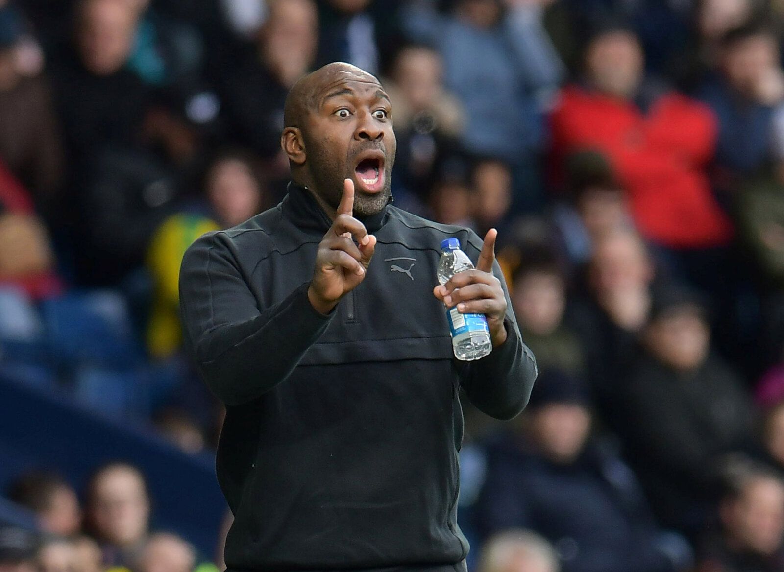 Soccer Football - Championship - West Bromwich Albion v Ipswich Town - The Hawthorns, West Bromwich, Britain - March 9, 2019   West Brom manager Darren Moore gives instructions during the match    Action Images/Paul Burrows    EDITORIAL USE ONLY. No use with unauthorized audio, video, data, fixture lists, club/league logos or "live" services. Online in-match use limited to 75 images, no video emulation. No use in betting, games or single club/league/player publications.  Please contact your acco