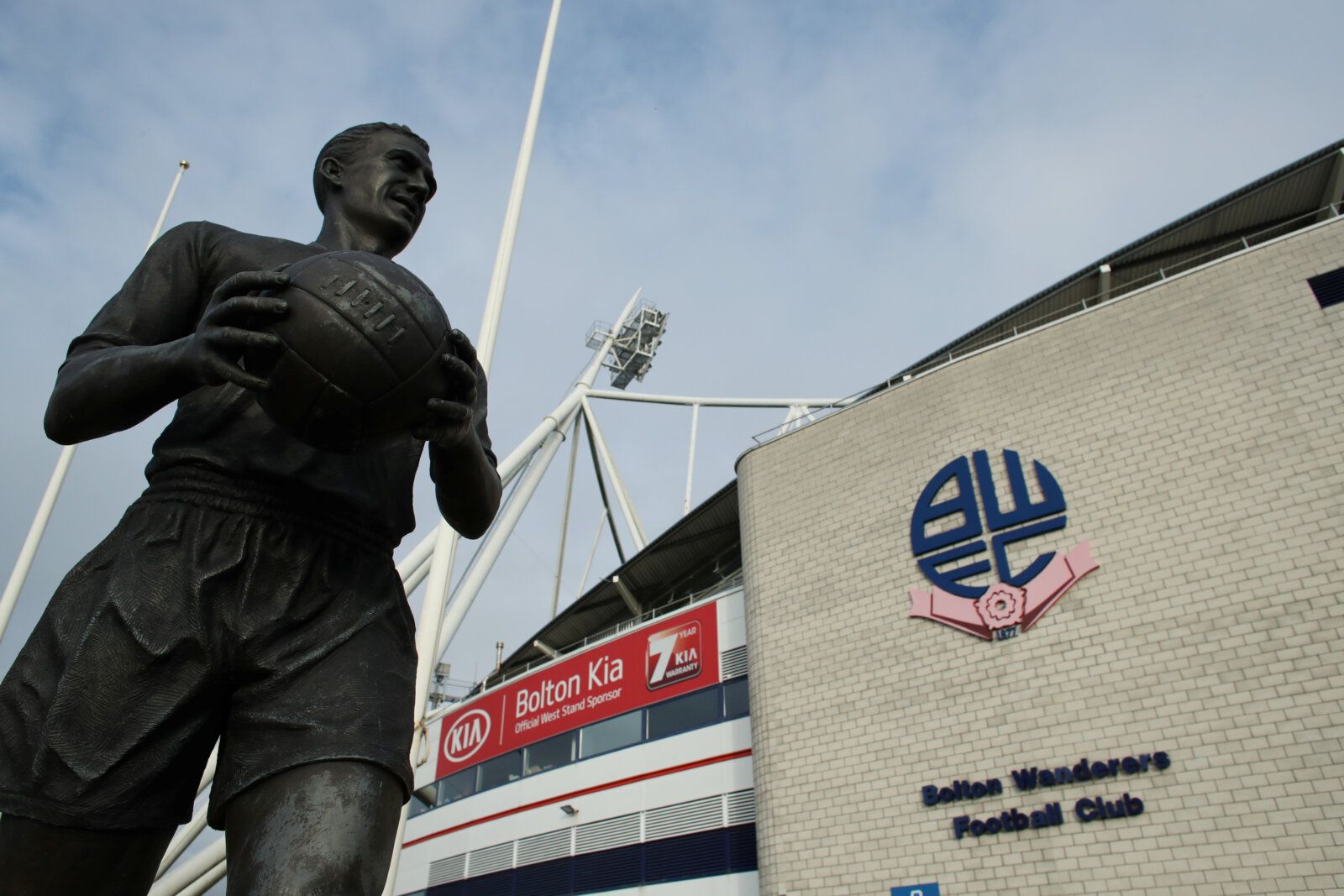 Soccer Football - League One - Bolton Wanderers v Milton Keynes Dons - University of Bolton Stadium, Bolton, Britain - November 16, 2019   General view of the Nat Lofthouse statue outside the stadium before the match    Action Images/John Clifton    EDITORIAL USE ONLY. No use with unauthorized audio, video, data, fixture lists, club/league logos or 