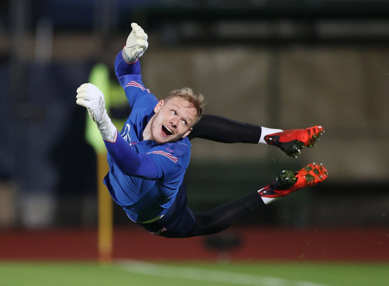 Soccer Football - World Cup - UEFA Qualifiers - Group I - San Marino v England - San Marino Stadium, Serravalle, San Marino - November 15, 2021 England's Aaron Ramsdale during the warm up before the match Action Images via Reuters/Carl Recine