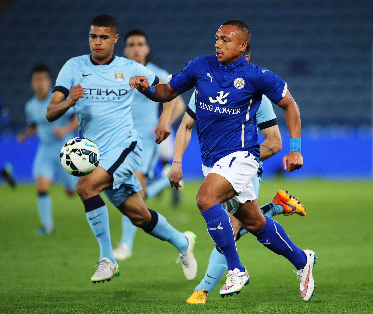 Football - Leicester City v Manchester City - FA Youth Cup Semi Final Second Leg - King Power Stadium - 8/4/15 
Leicester's Layton Ndukwu and Manchester City's Cameron Humphreys Grant 
Mandatory Credit: Action Images / Paul Childs 
Livepic 
EDITORIAL USE ONLY.