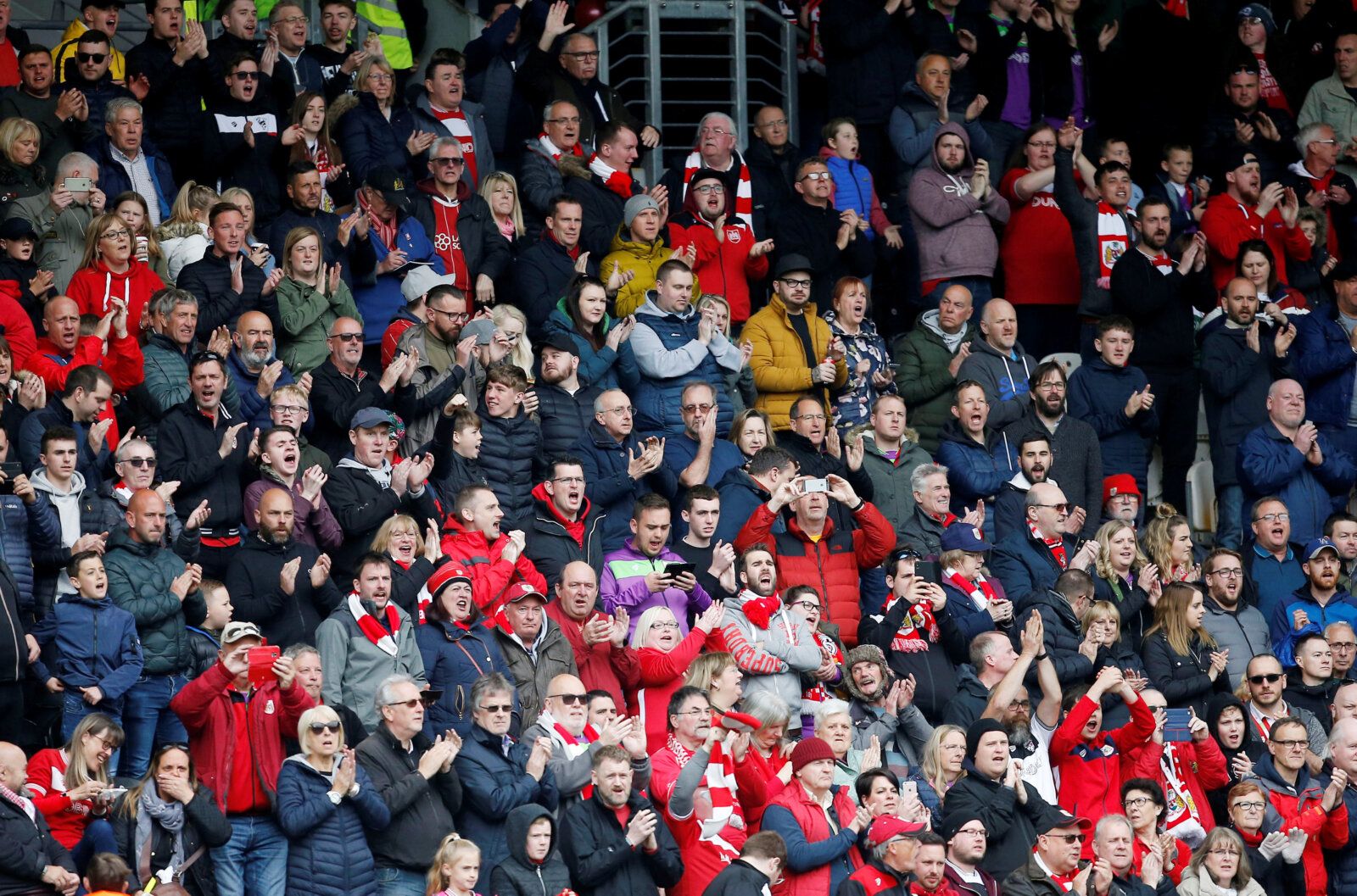 Soccer Football - Championship - Hull City v Bristol City - KCOM Stadium, Hull, Britain - May 5, 2019   General view of Bristol City fans inside the stadium    Action Images/Craig Brough    EDITORIAL USE ONLY. No use with unauthorized audio, video, data, fixture lists, club/league logos or 