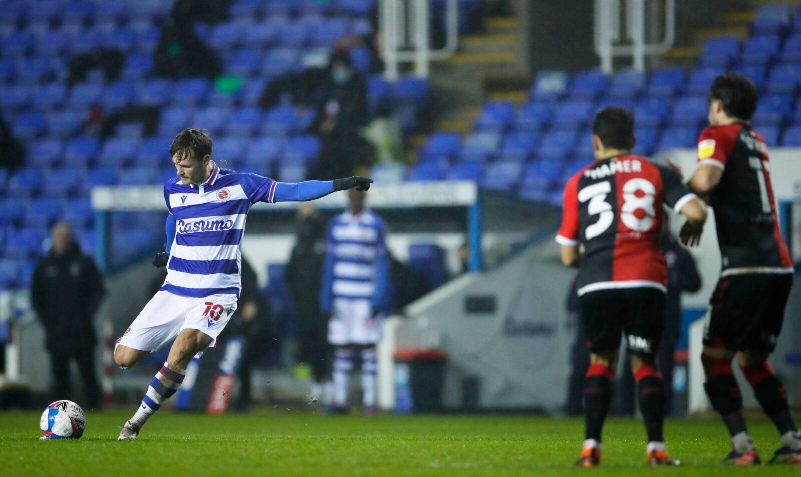 Soccer Football - Championship - Reading v Coventry City - Madejski Stadium, Reading, Britain - January 19, 2021 Reading's John Swift scores their third goal Action Images/Andrew Couldridge EDITORIAL USE ONLY. No use with unauthorized audio, video, data, fixture lists, club/league logos or 'live' services. Online in-match use limited to 75 images, no video emulation. No use in betting, games or single club /league/player publications.  Please contact your account representative for further detai