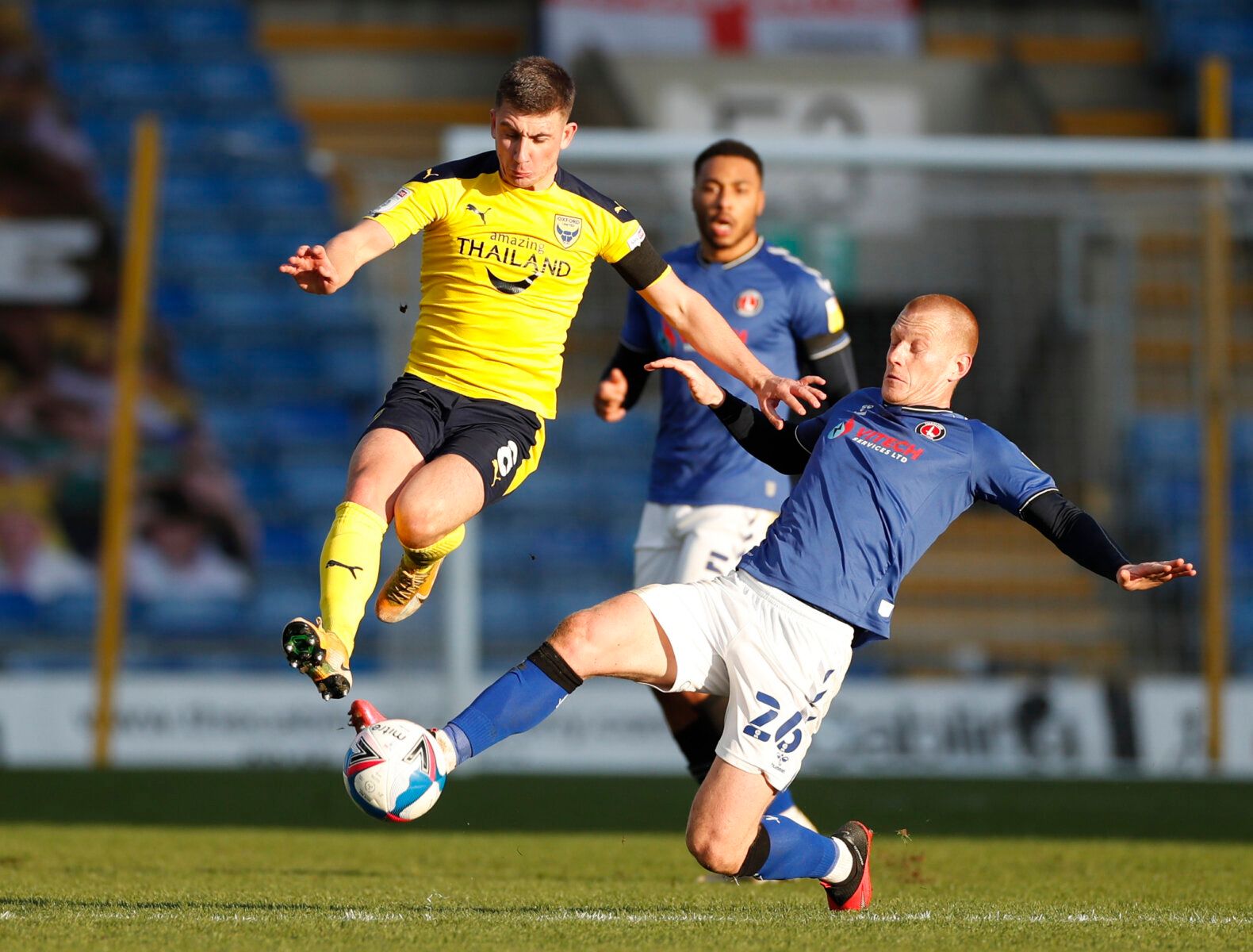 Soccer Football - League One - Oxford United vs Charlton Athletic - Kassam Stadium, Oxford, Britain - March 6, 2021 Charlton Athletic's Ben Watson and Oxford United's Cameron Brannagan in action Action Images/Paul Childs EDITORIAL USE ONLY. No use with unauthorized audio, video, data, fixture lists, club/league logos or 'live' services. Online in-match use limited to 75 images, no video emulation. No use in betting, games or single club /league/player publications.  Please contact your account r