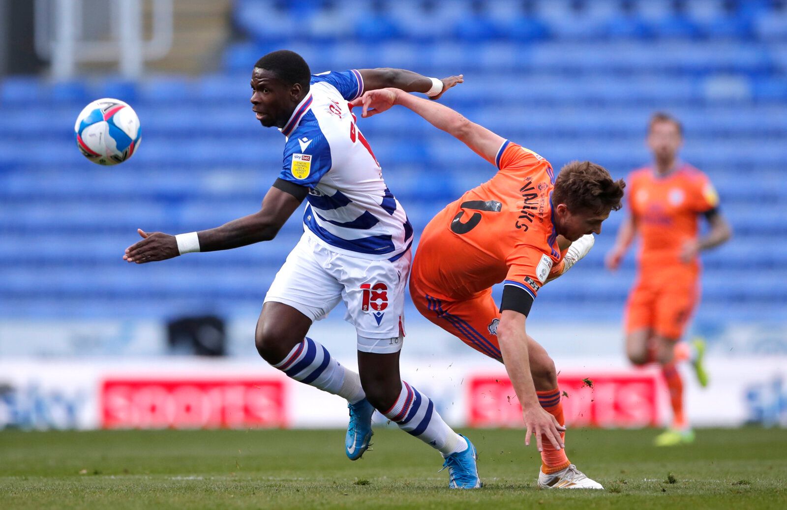 Soccer Football - Championship - Reading v Cardiff City - Madejski Stadium, Reading, Britain - April 16, 2021 Reading's Lucas Joao in action with Cardiff City's Will Vaulks Action Images/Andrew Couldridge EDITORIAL USE ONLY. No use with unauthorized audio, video, data, fixture lists, club/league logos or 'live' services. Online in-match use limited to 75 images, no video emulation. No use in betting, games or single club /league/player publications.  Please contact your account representative fo
