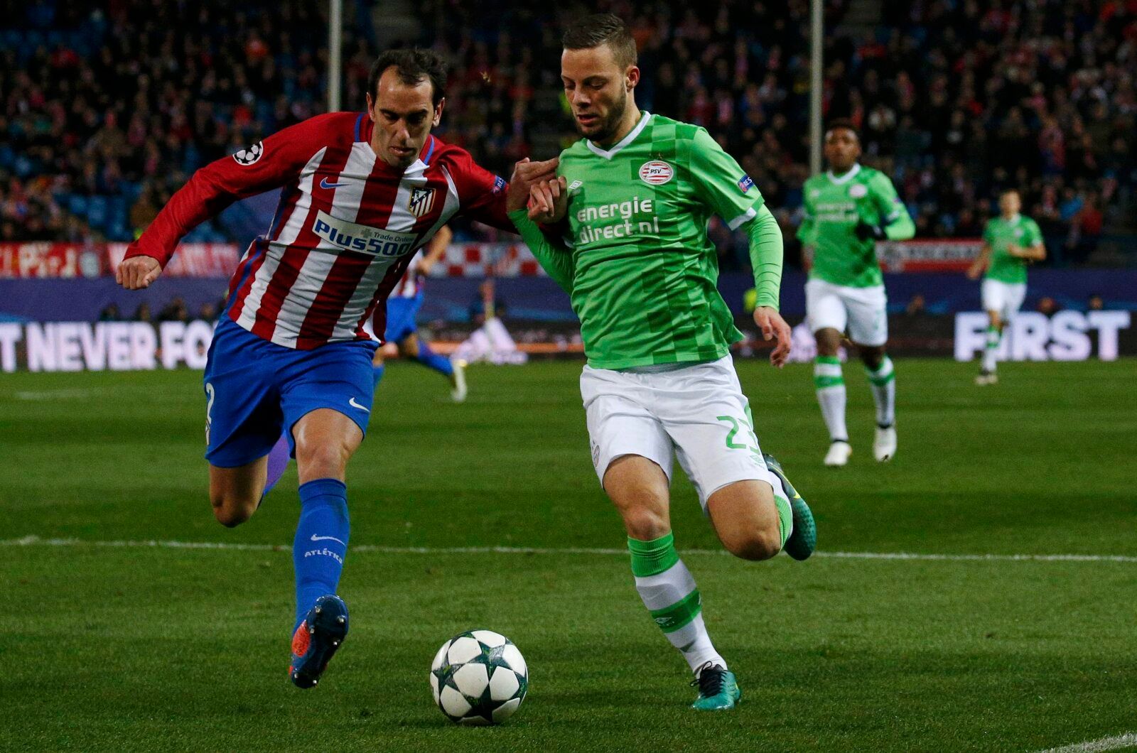Football Soccer - Atletico Madrid v PSV Eindhoven - UEFA Champions League group stage - Group D  - Vicente Calderon stadium, Madrid, Spain - 23/11/16 Atletico Madrid's Diego Godin and PSV Eindhoven?s Bart Ramselaar in action.     REUTERS/Juan Medina