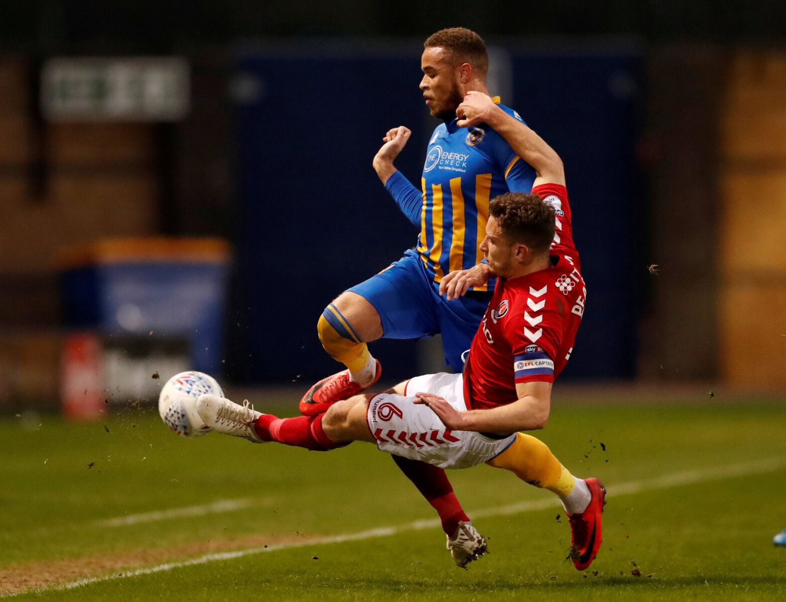 Soccer Football - League One - Shrewsbury Town vs Charlton Athletic - Montgomery Waters Meadow, Shrewsbury, Britain - April 17, 2018   Shrewsbury Town's Carlton Morris in action with Charlton's Jason Pearce   Action Images/Andrew Boyers    EDITORIAL USE ONLY. No use with unauthorized audio, video, data, fixture lists, club/league logos or 