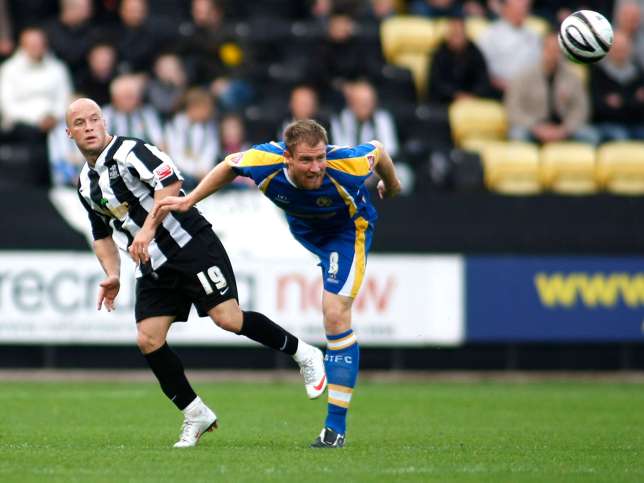 Football - Notts County v Shrewsbury Town - Coca-Cola Football League Two - Meadow Lane - 09/10 - 31/10/09 
Notts County's Luke Rodgers in action against Shrewsbury Town's Kelvin Langmead (R) 
Mandatory Credit: Action Images / Ian Smith