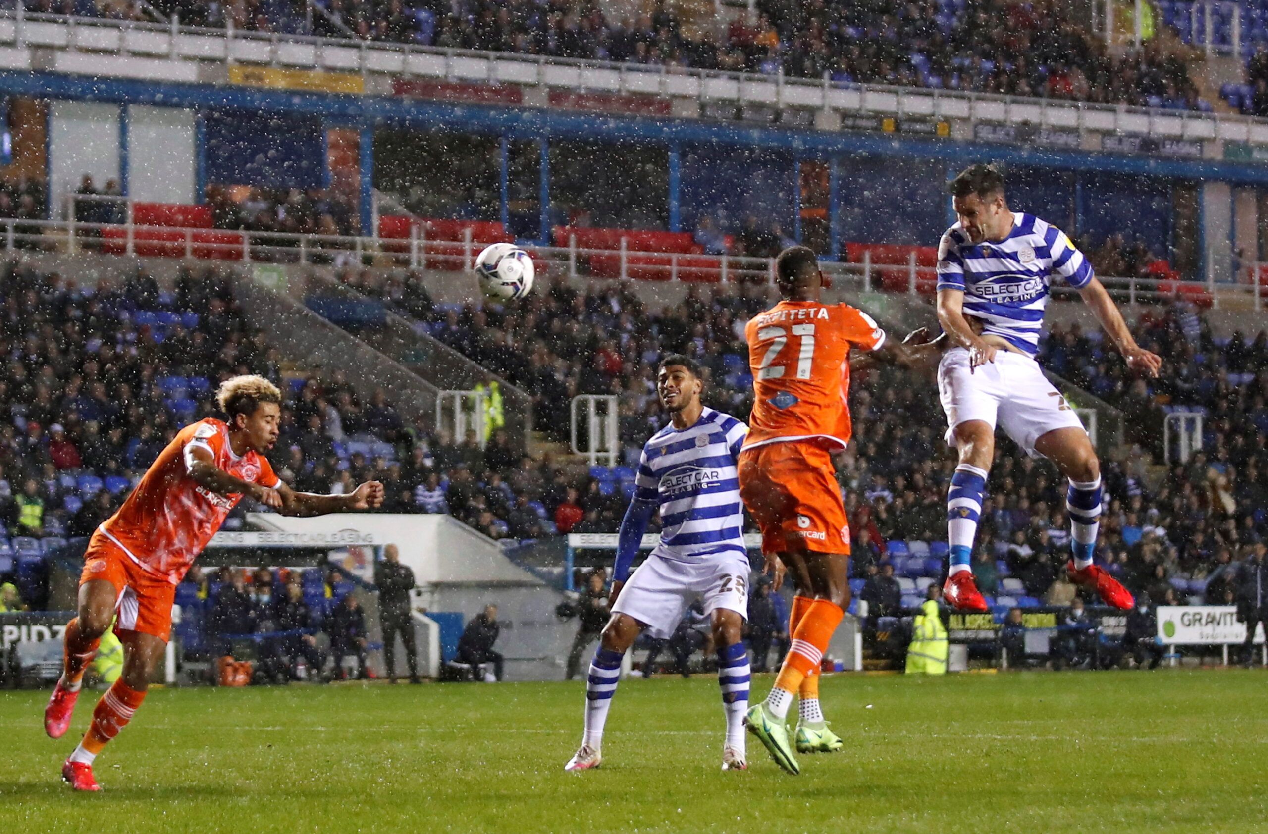 Soccer Football - Championship - Reading v Blackpool - Madejski Stadium, Reading, Britain - October 20, 2021 Reading's Scott Dann scores their first goal   Action Images/Andrew Boyers  EDITORIAL USE ONLY. No use with unauthorized audio, video, data, fixture lists, club/league logos or 