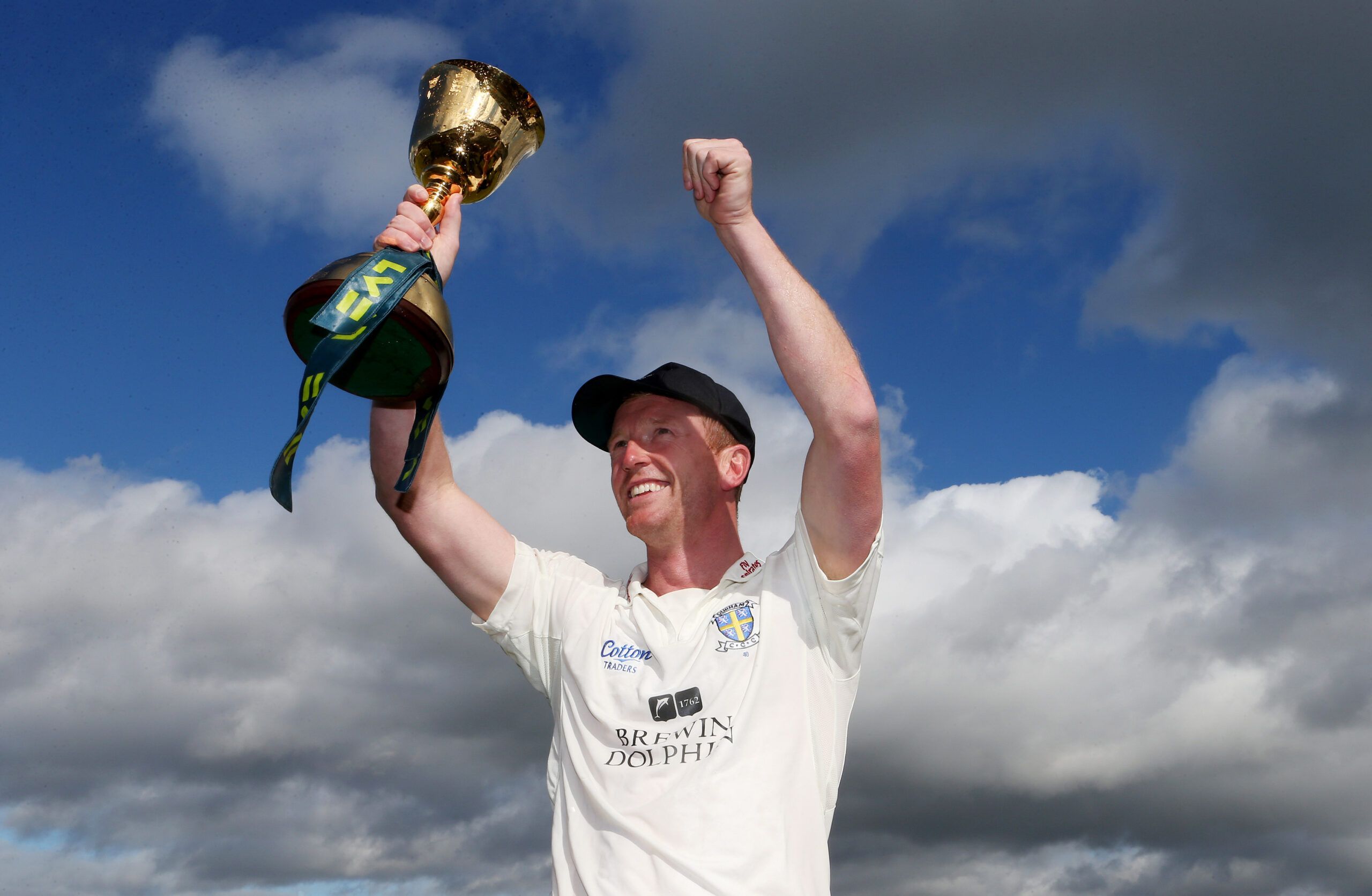 Cricket - Durham v Nottinghamshire - LV= County Championship Division One - Emirates Durham ICG - 19/9/13 
Durham's Paul Collingwood celebrates with the trophy after winning the LV= County Championship Division One Title 
Mandatory Credit: Action Images / Lee Smith 
Livepic 
EDITORIAL USE ONLY.