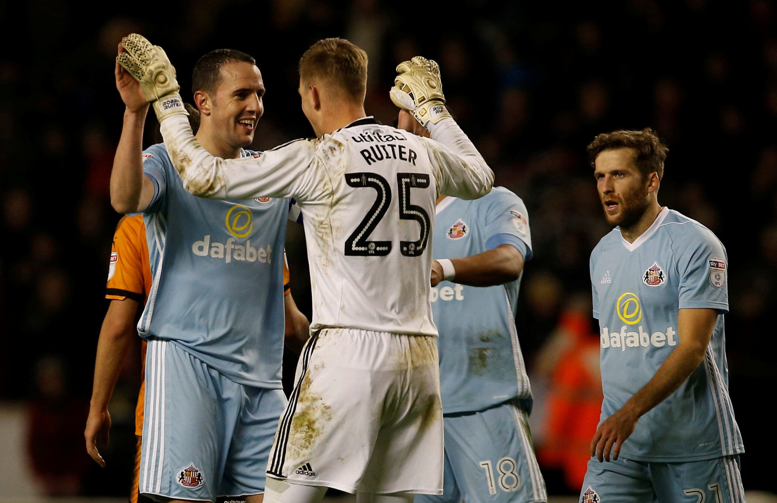 Soccer Football - Championship - Wolverhampton Wanderers vs Sunderland - Molineux Stadium, Wolverhampton, Britain - December 9, 2017   Sunderland's John O'Shea (L) and Robbin Ruiter congratulate each other after the match   Action Images/Craig Brough    EDITORIAL USE ONLY. No use with unauthorized audio, video, data, fixture lists, club/league logos or 