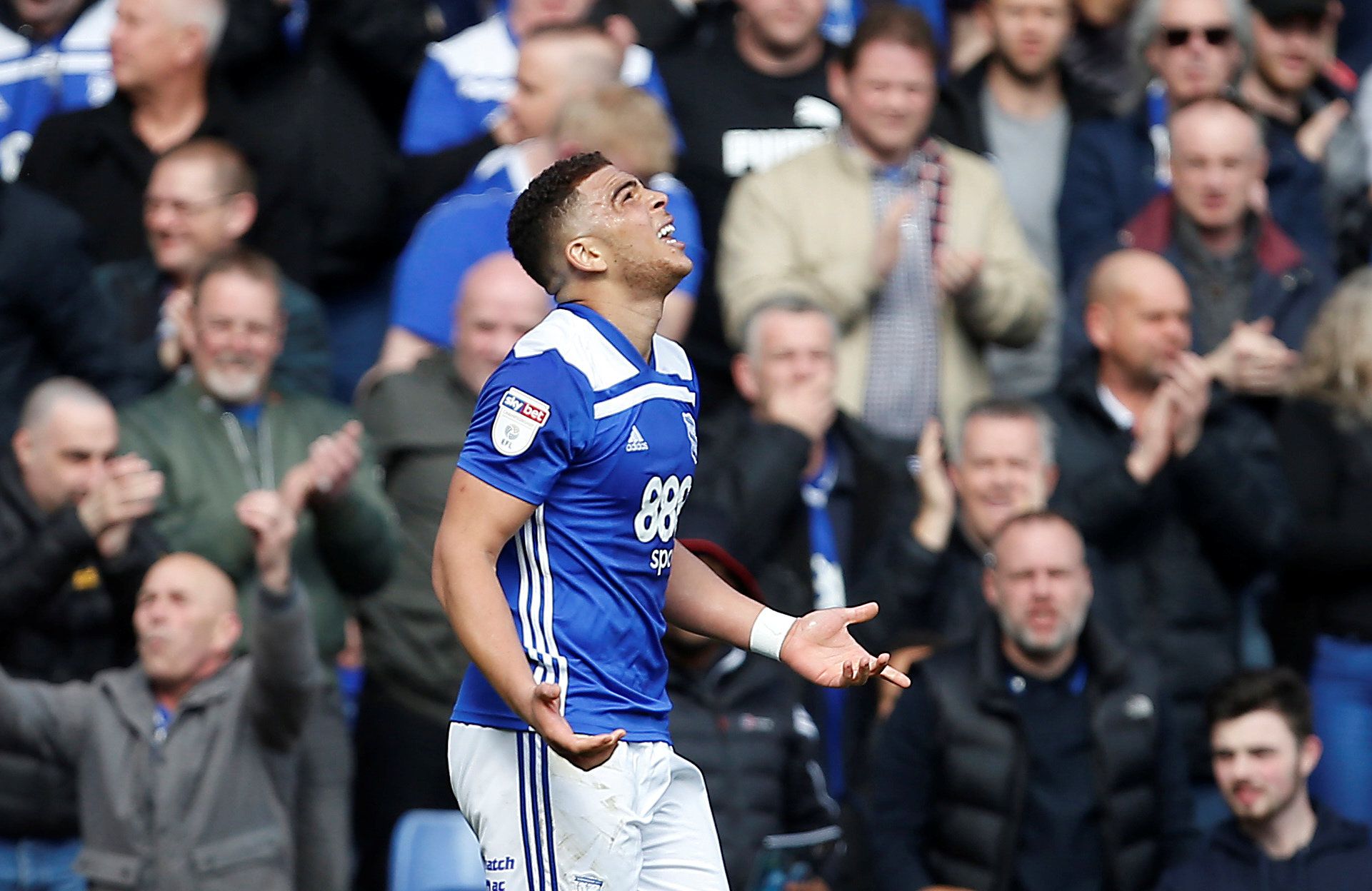 Soccer Football - Championship - Birmingham City v Leeds United - St Andrew's, Birmingham, Britain - April 6, 2019   Birmingham City's Che Adams celebrates scoring their first goal   Action Images/Craig Brough    EDITORIAL USE ONLY. No use with unauthorized audio, video, data, fixture lists, club/league logos or 