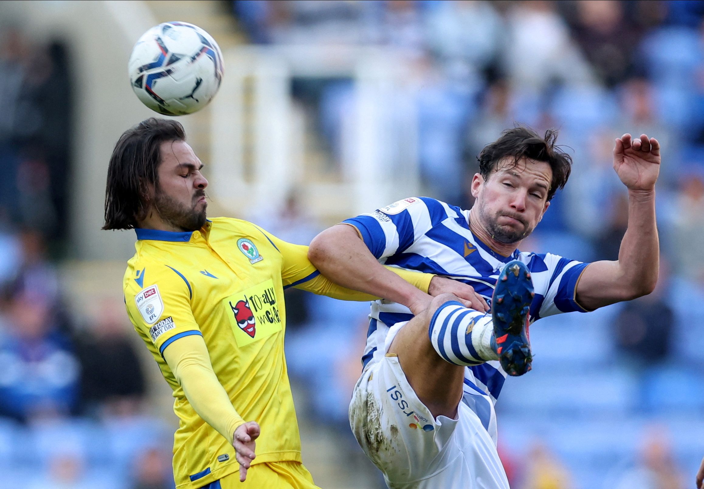Soccer Football - Championship - Reading v Blackburn Rovers - Madejski Stadium, Reading, Britain - March 19, 2022 Reading's Danny Drinkwater in action with Blackburn's Bradley Dack   Action Images/Paul Childs  EDITORIAL USE ONLY. No use with unauthorized audio, video, data, fixture lists, club/league logos or 