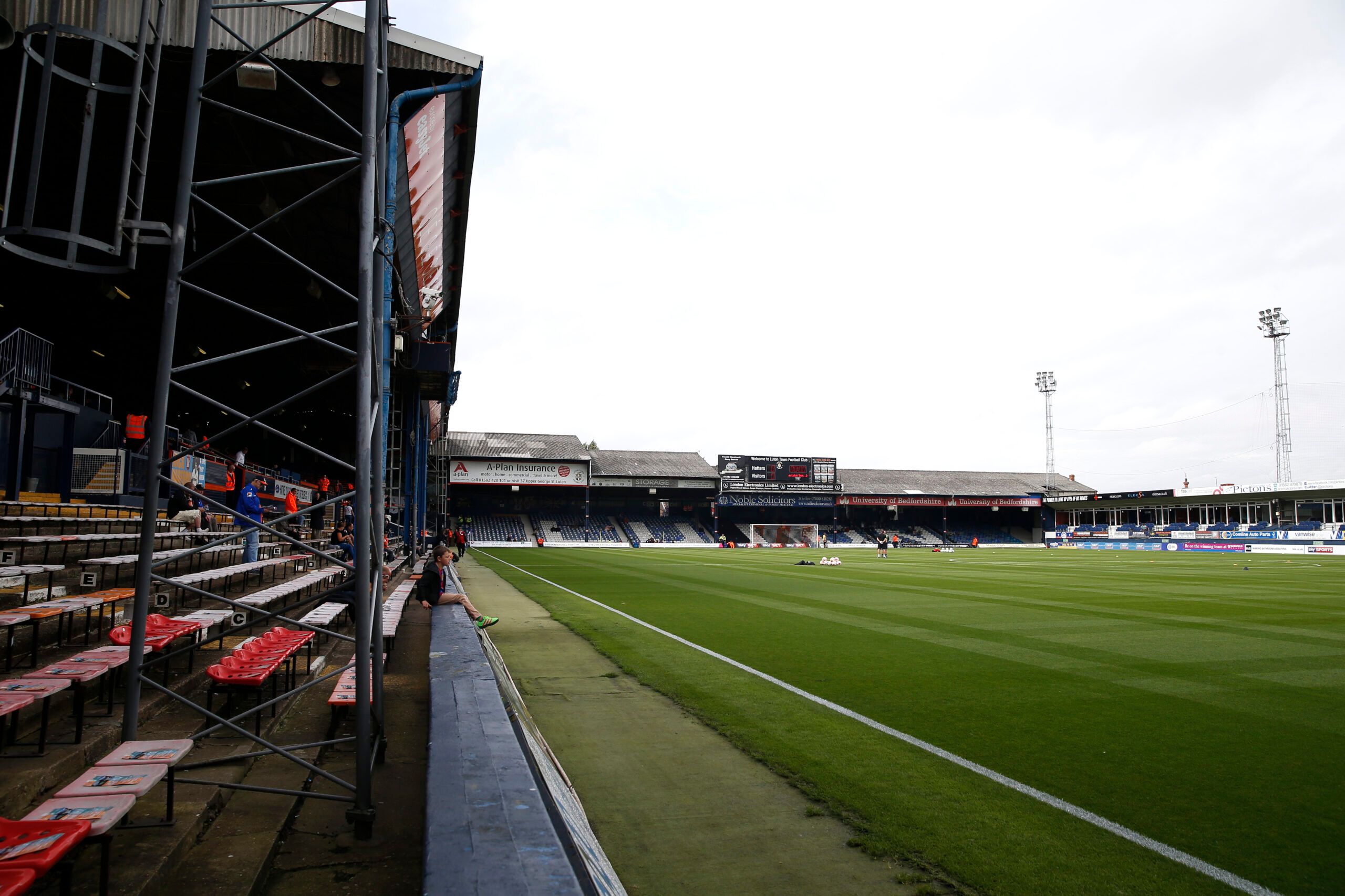 Britain Football Soccer - Luton Town v Wycombe Wanderers - Sky Bet League Two - Kenilworth Road - 16/17 - 3/9/16
General view outside the stadium 
Mandatory Credit: Action Images / Matthew Childs

EDITORIAL USE ONLY.