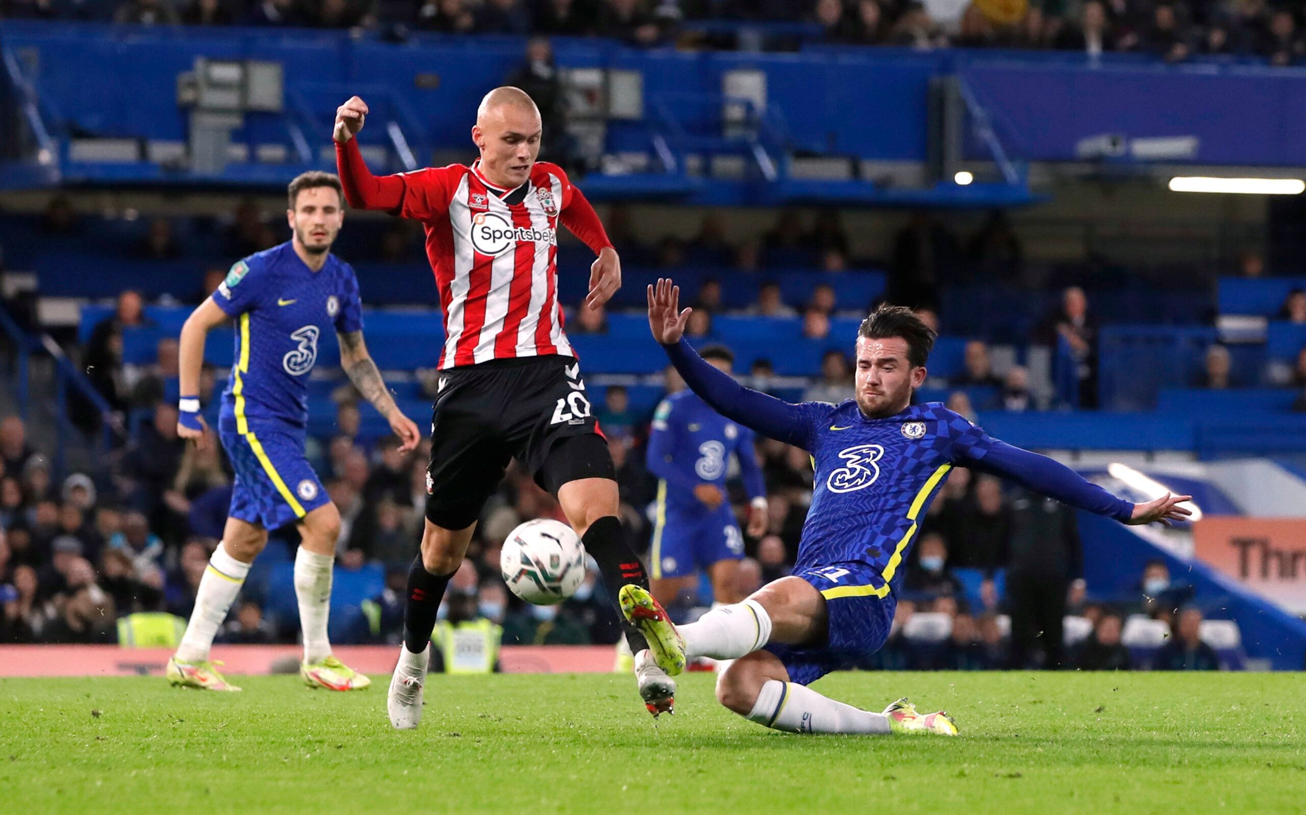 Soccer Football - Carabao Cup - Round of 16 - Chelsea v Southampton - Stamford Bridge, London, Britain - October 26, 2021 Southampton's Will Smallbone in action with Chelsea's Ben Chilwell Action Images via Reuters/Paul Childs EDITORIAL USE ONLY. No use with unauthorized audio, video, data, fixture lists, club/league logos or 'live' services. Online in-match use limited to 75 images, no video emulation. No use in betting, games or single club /league/player publications.  Please contact your acc