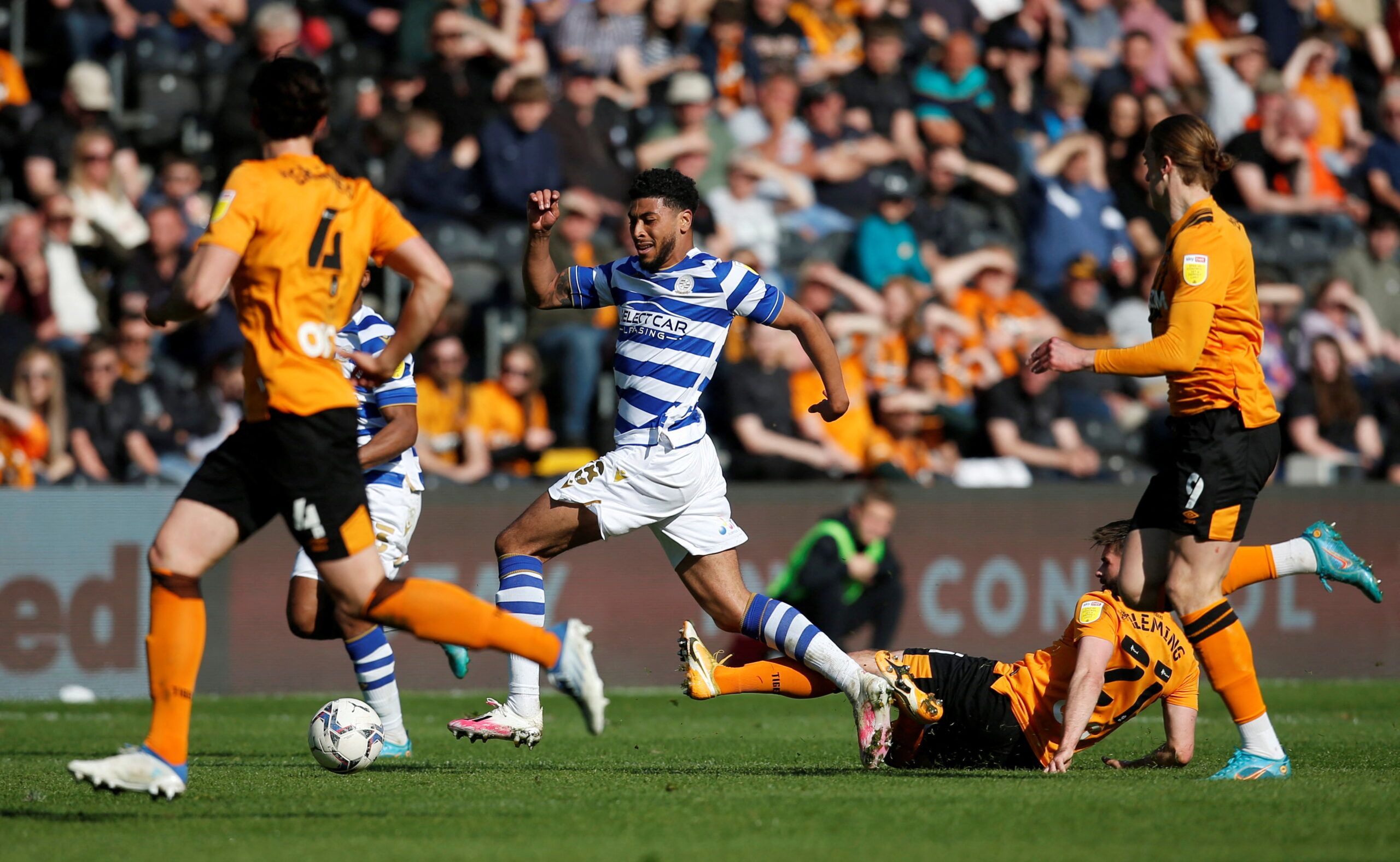 Soccer Football - Championship - Hull City v Reading - MKM Stadium, Hull, Britain - April 23, 2022 Reading's Josh Laurent in action  Action Images/Ed Sykes  EDITORIAL USE ONLY. No use with unauthorized audio, video, data, fixture lists, club/league logos or 