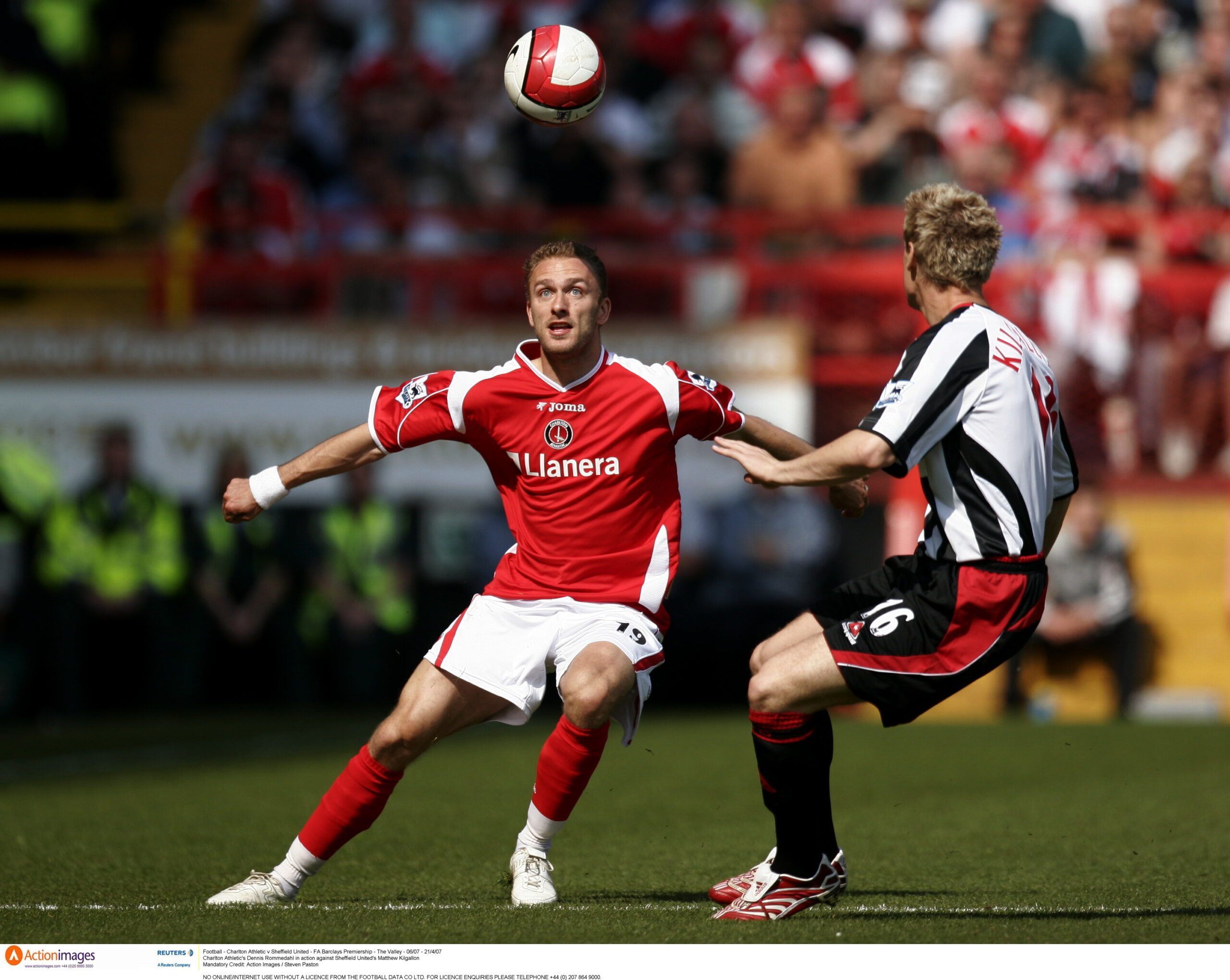 Football - Charlton Athletic v Sheffield United - FA Barclays Premiership - The Valley - 06/07 - 21/4/07 
Charlton Athletic's Dennis Rommedahl in action against Sheffield United's Matthew Kilgallon 
Mandatory Credit: Action Images / Steven Paston 
NO ONLINE/INTERNET USE WITHOUT A LICENCE FROM THE FOOTBALL DATA CO LTD. FOR LICENCE ENQUIRIES PLEASE TELEPHONE +44 (0) 207 864 9000.