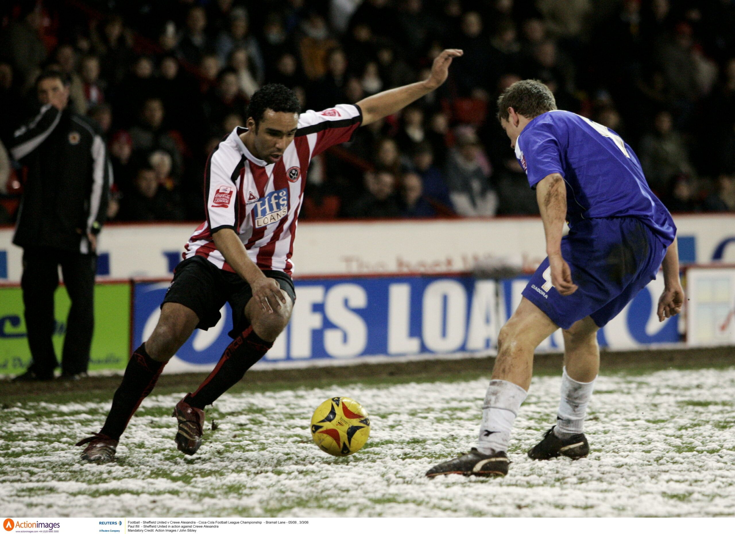 Football - Sheffield United v Crewe Alexandra - Coca-Cola Football League Championship  - Bramall Lane - 05/06 , 3/3/06 
Paul Ifill  - Sheffield United in action against Crewe Alexandra 
Mandatory Credit: Action Images / John Sibley