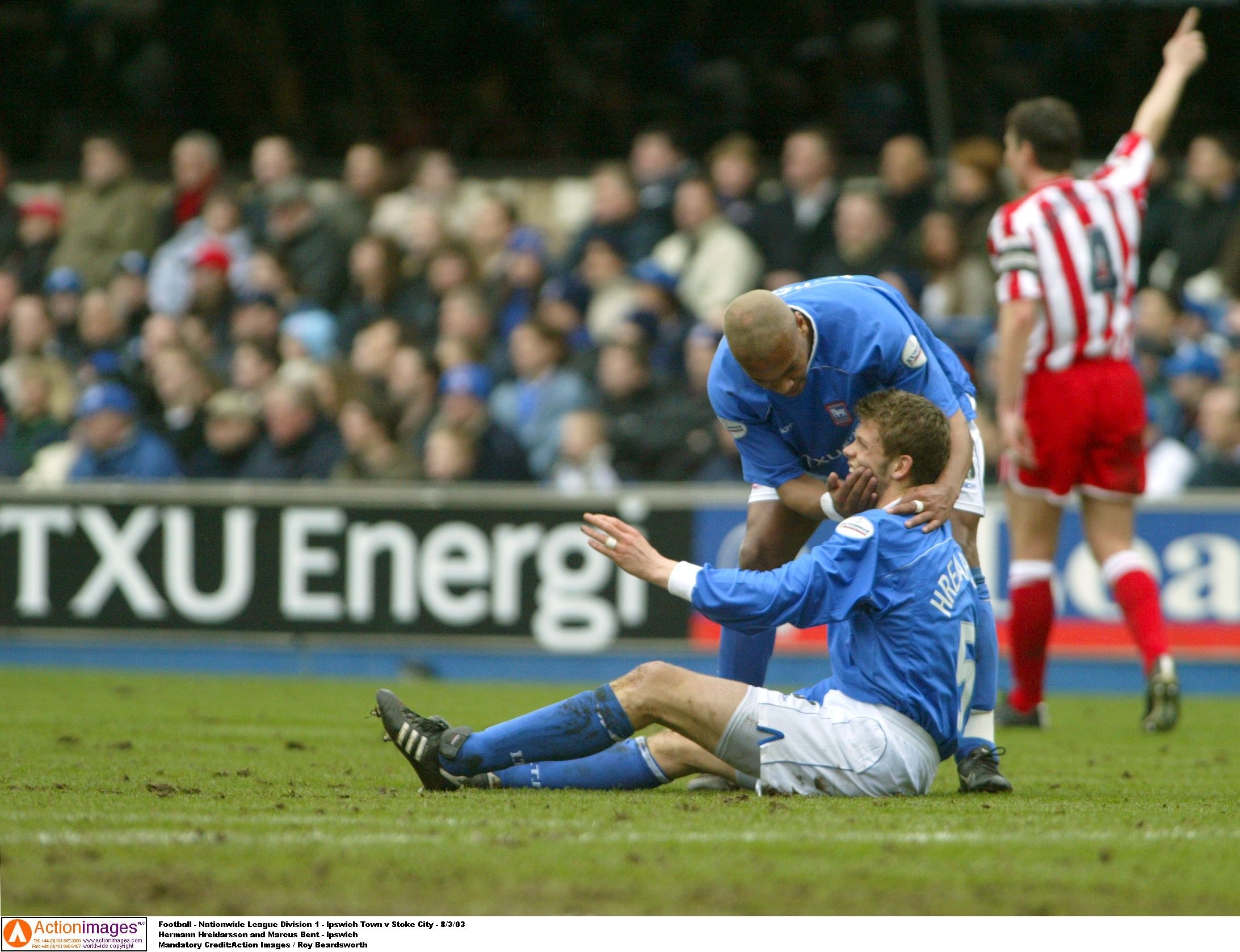 Football - Nationwide League Division 1 - Ipswich Town v Stoke City - 8/3/03 
Hermann Hreidarsson and Marcus Bent - Ipswich 
Mandatory Credit:Action Images / Roy Beardsworth