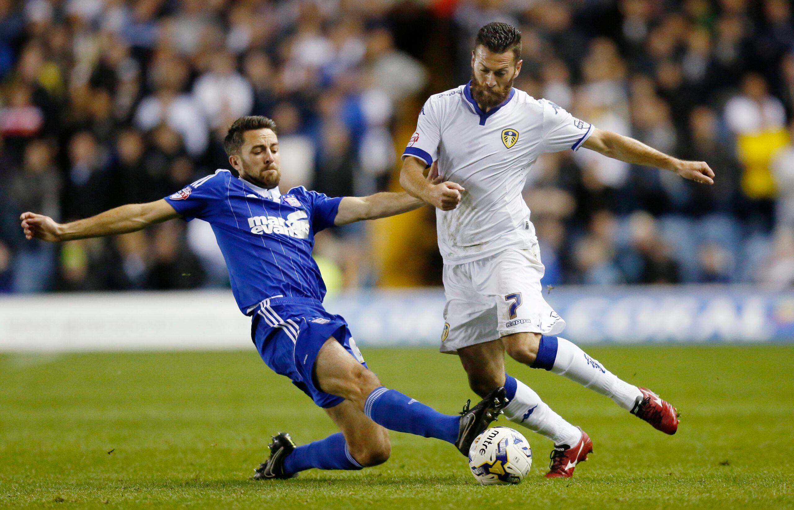 Football - Leeds United v Ipswich Town - Sky Bet Football League Championship - Elland Road - 15/9/15 
Cole Skuse of Ipswich Town (L) and Mirco Antenucci of Leeds United in action 
Mandatory Credit: Action Images / Ed Sykes 
Livepic 
EDITORIAL USE ONLY. No use with unauthorized audio, video, data, fixture lists, club/league logos or 