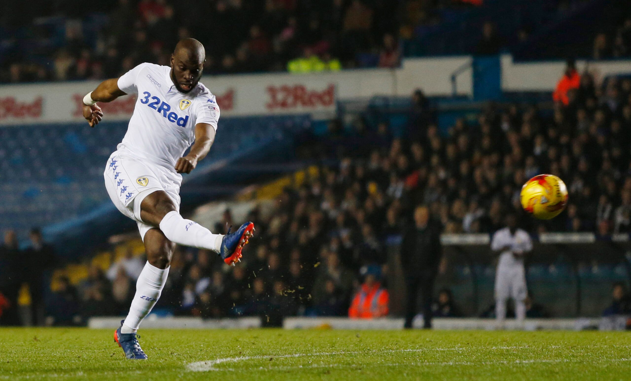 Britain Football Soccer - Leeds United v Nottingham Forest - Sky Bet Championship - Elland Road - 25/1/17 Souleymane Doukara scores Leeds United's second goal Mandatory Credit: Action Images / Ed Sykes Livepic EDITORIAL USE ONLY. No use with unauthorized audio, video, data, fixture lists, club/league logos or 