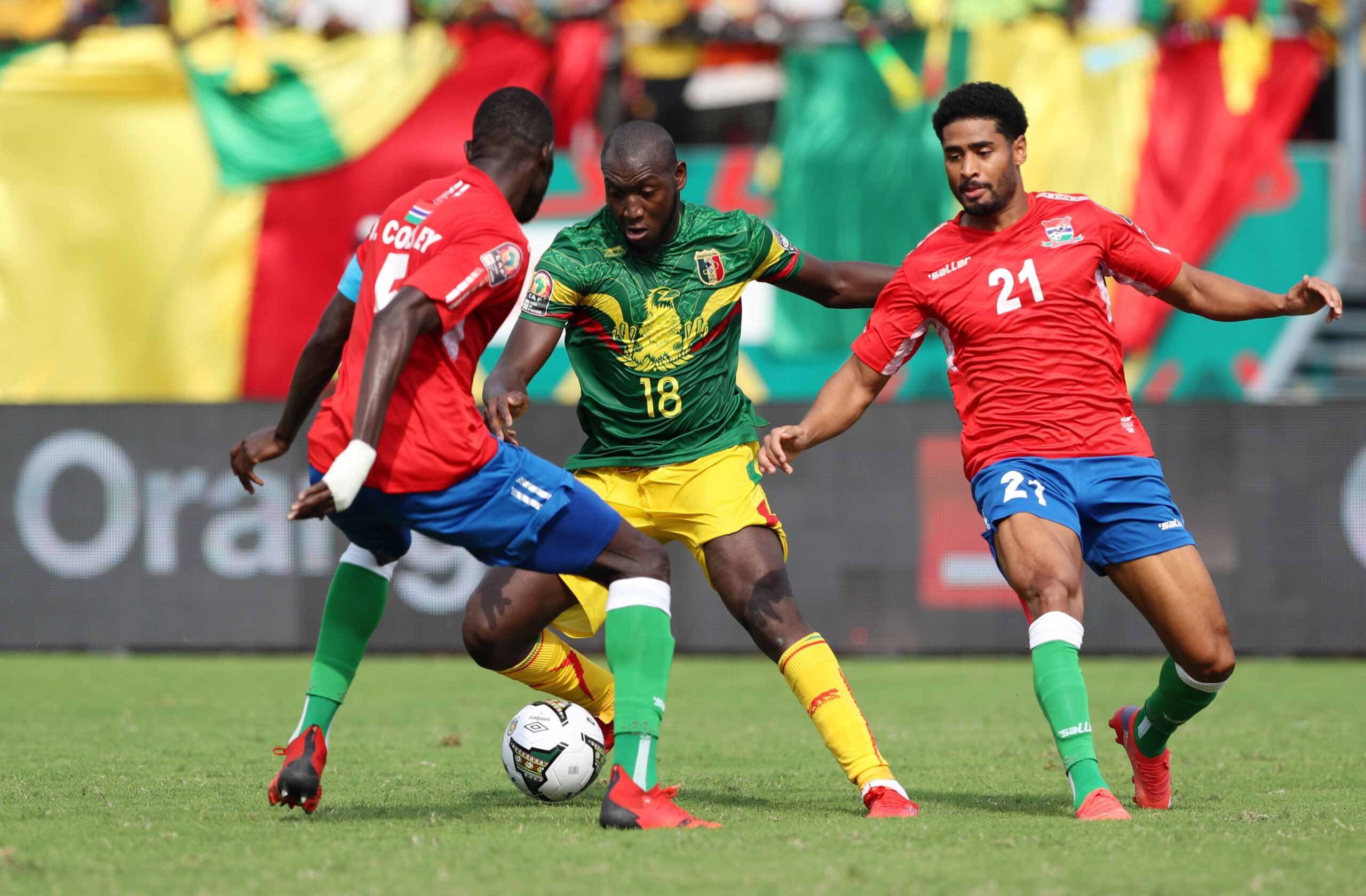 Soccer Football - Africa Cup of Nations - Group F - Gambia v Mali - Limbe Omnisport Stadium, Limbe, Cameroon - January 16, 2022 Mali's Ibrahima Kone in action with Gambia's Saidy Janko and Omar Colley REUTERS/Mohamed Abd El Ghany