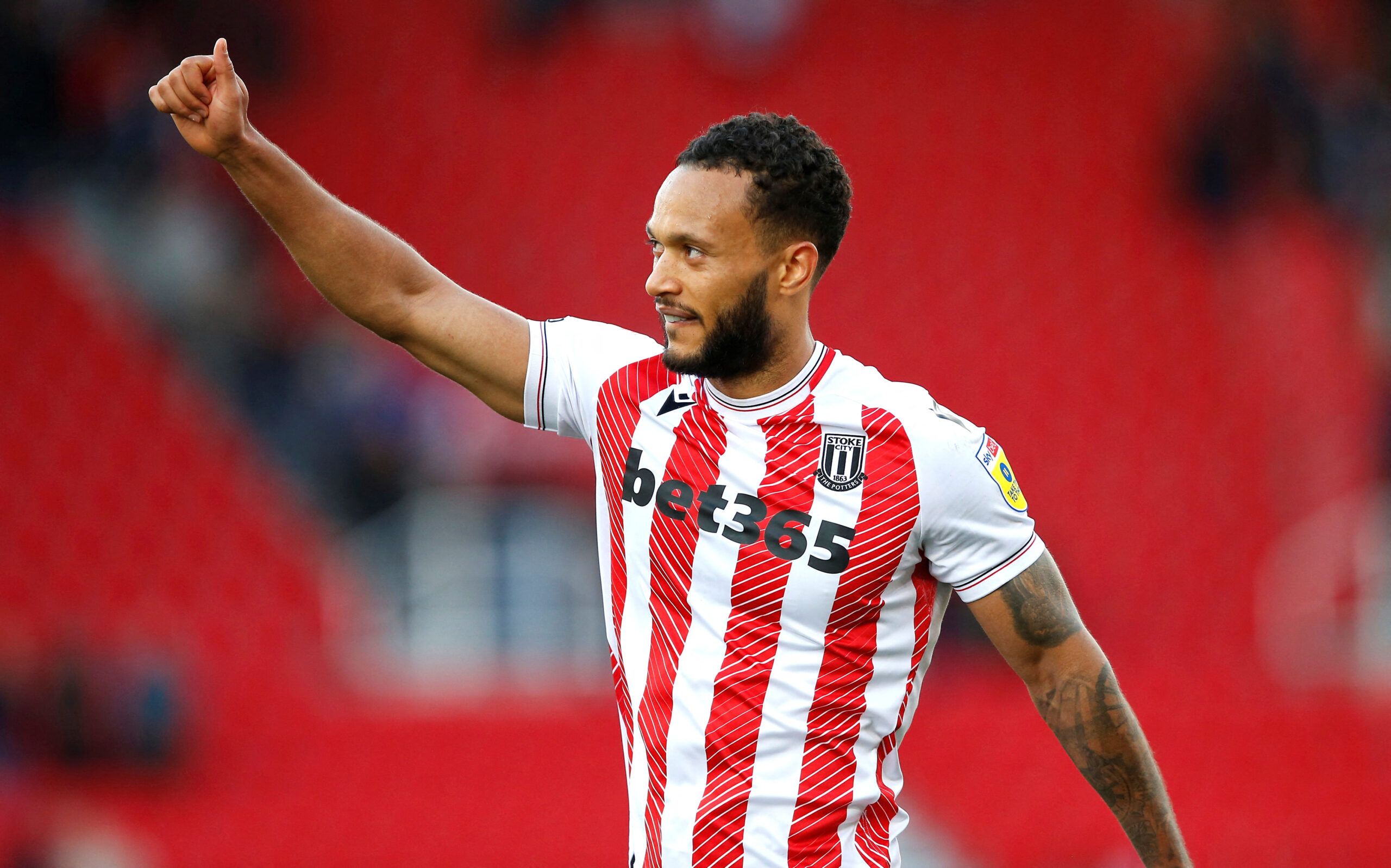 Soccer Football - Championship - Stoke City v Sheffield United - bet365 Stadium, Stoke-on-Trent, Britain - October 8, 2022 Stoke City's Lewis Baker acknowledges fans after the match   Action Images/Craig Brough  EDITORIAL USE ONLY. No use with unauthorized audio, video, data, fixture lists, club/league logos or 