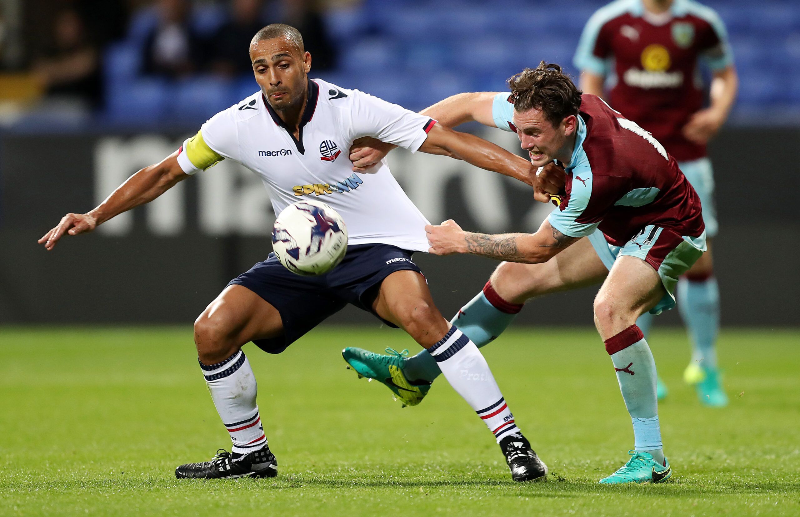 Britain Football Soccer - Bolton Wanderers v Burnley - Pre Season Friendly - Macron Stadium - 26/7/16 
Aiden ONeill of Burnley in action with Darren Pratley of Bolton Wanderers 
Action Images via Reuters / John Clifton 
Livepic 
EDITORIAL USE ONLY.
