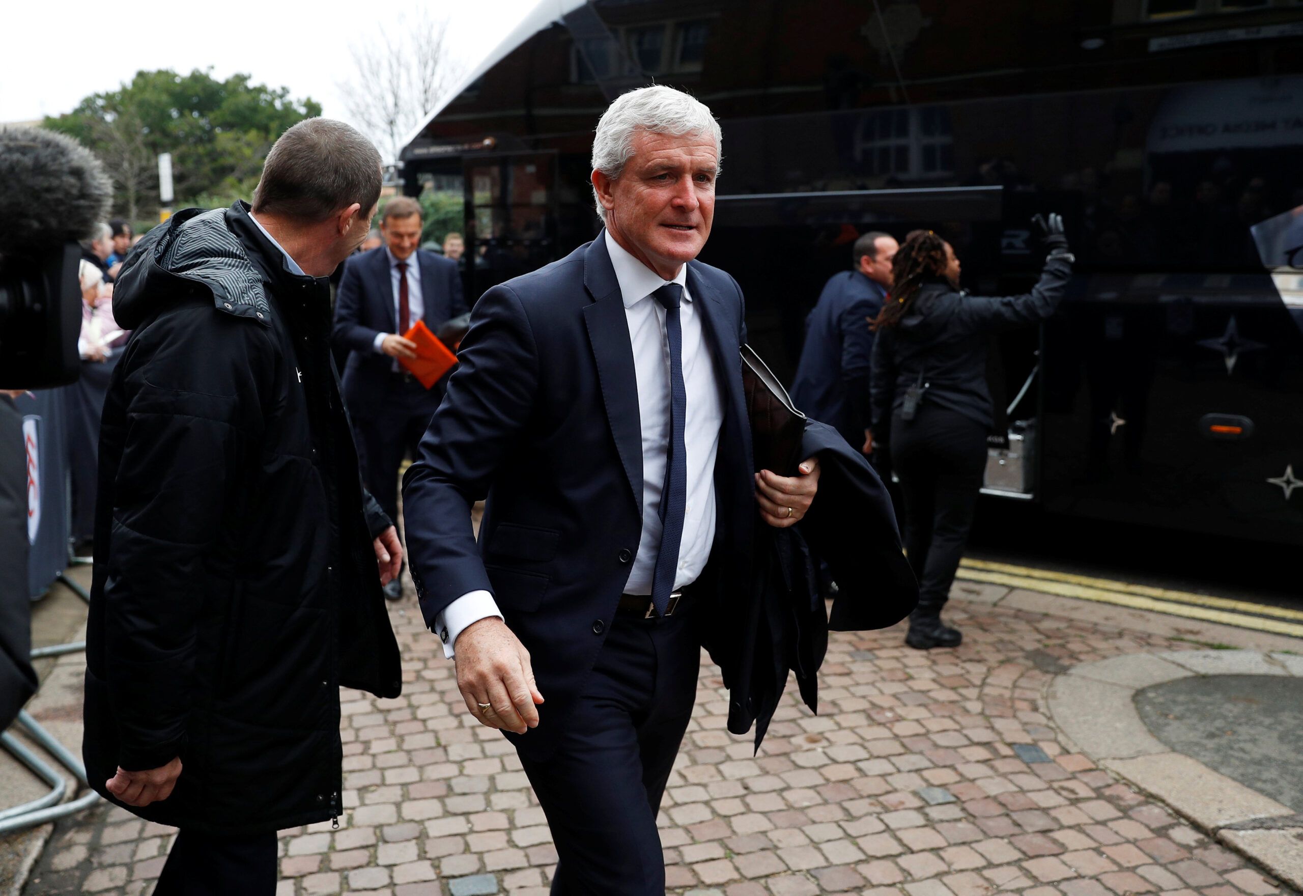 Soccer Football - Premier League - Fulham v Southampton - Craven Cottage, London, Britain - November 24, 2018  Southampton manager Mark Hughes arrives at the stadium before the match       REUTERS/Peter Nicholls  EDITORIAL USE ONLY. No use with unauthorized audio, video, data, fixture lists, club/league logos or 