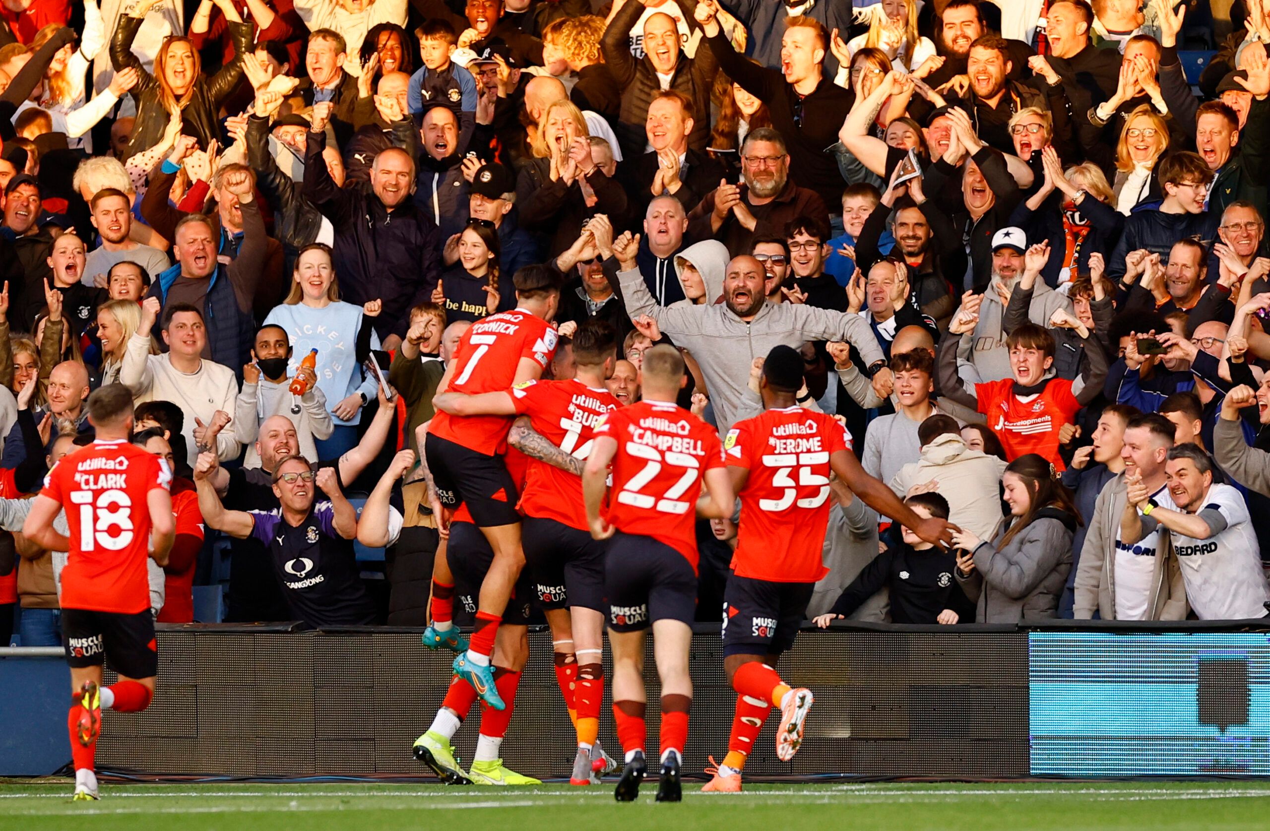 Soccer Football - Championship Play-Offs First Leg - Luton Town vs Huddersfield Town - Kenilworth Road, Luton, Britain - May 13, 2022 Luton Town's Sonny Bradley celebrates scoring their first goal Action Images/Andrew Boyers EDITORIAL USE ONLY. No use with unauthorized audio, video, data, fixture lists, club/league logos or 'live' services. Online in-match use limited to 75 images, no video emulation. No use in betting, games or single club /league/player publications.  Please contact your accou