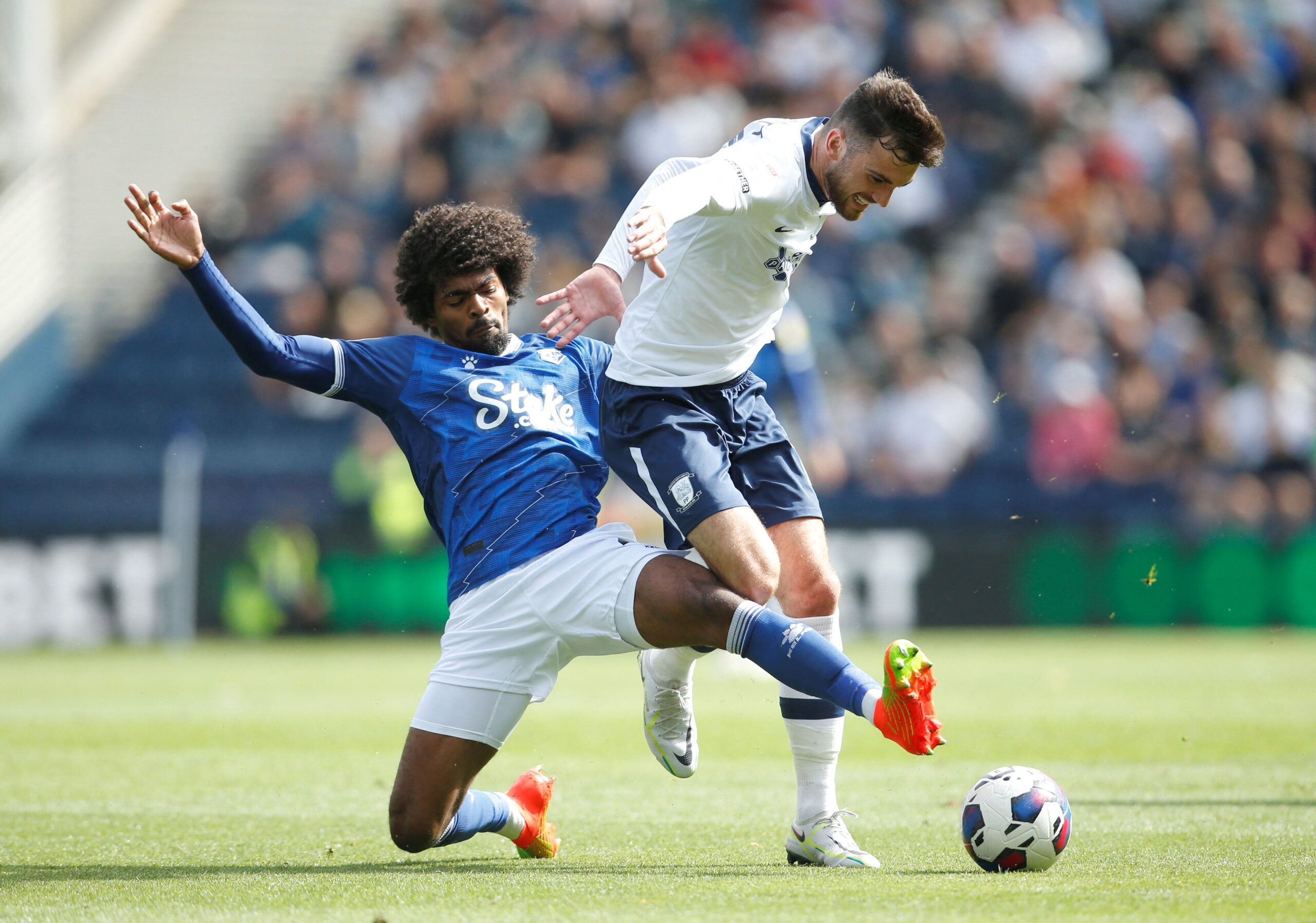 Soccer Football - Championship - Preston North End v Watford - Deepdale, Preston, Britain - August 20, 2022 Watford's Hamza Choudhury and Preston North End's Troy Parrott in action Action Images/Ed Sykes  EDITORIAL USE ONLY. No use with unauthorized audio, video, data, fixture lists, club/league logos or 