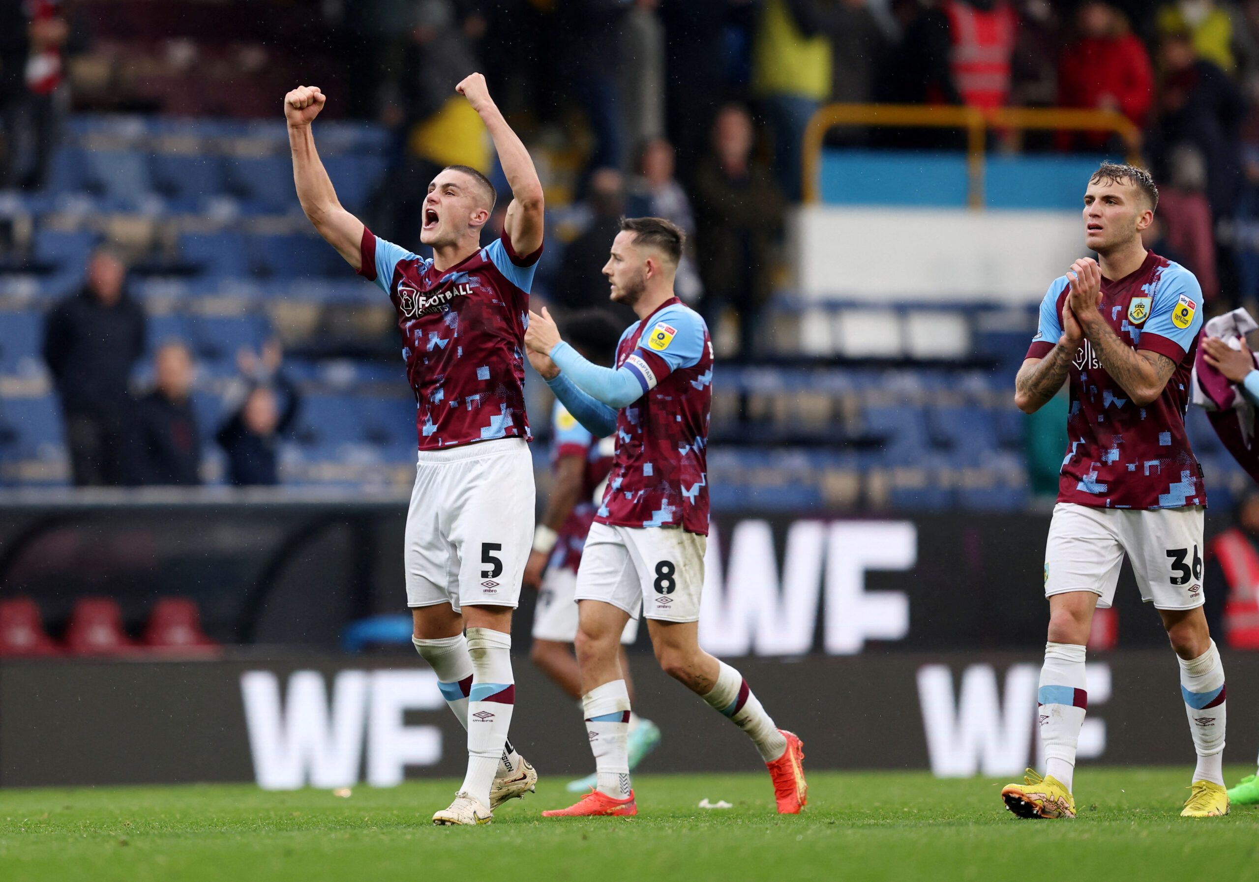 Soccer Football - Championship - Burnley v Reading - Turf Moor, Burnley, Britain - October 29, 2022 Burnley's Taylor Harwood-Bellis celebrates with teammates after the match Action Images/John Clifton   EDITORIAL USE ONLY. No use with unauthorized audio, video, data, fixture lists, club/league logos or 