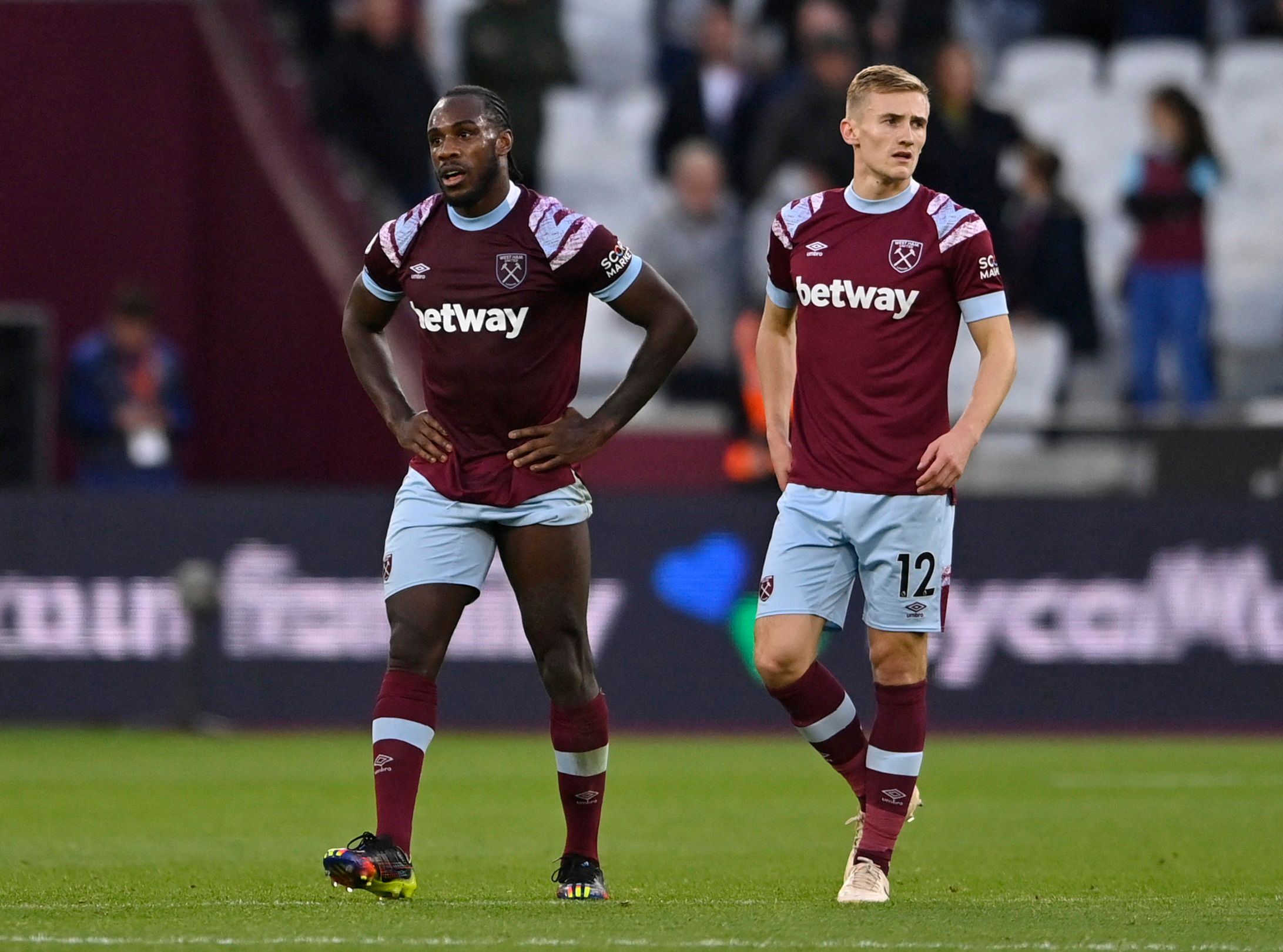 Soccer Football - Premier League - West Ham United v Crystal Palace - London Stadium, London, Britain - November 6, 2022  West Ham United's Michail Antonio and Flynn Downes look dejected after the match REUTERS/Tony Obrien EDITORIAL USE ONLY. No use with unauthorized audio, video, data, fixture lists, club/league logos or 'live' services. Online in-match use limited to 75 images, no video emulation. No use in betting, games or single club /league/player publications.  Please contact your account